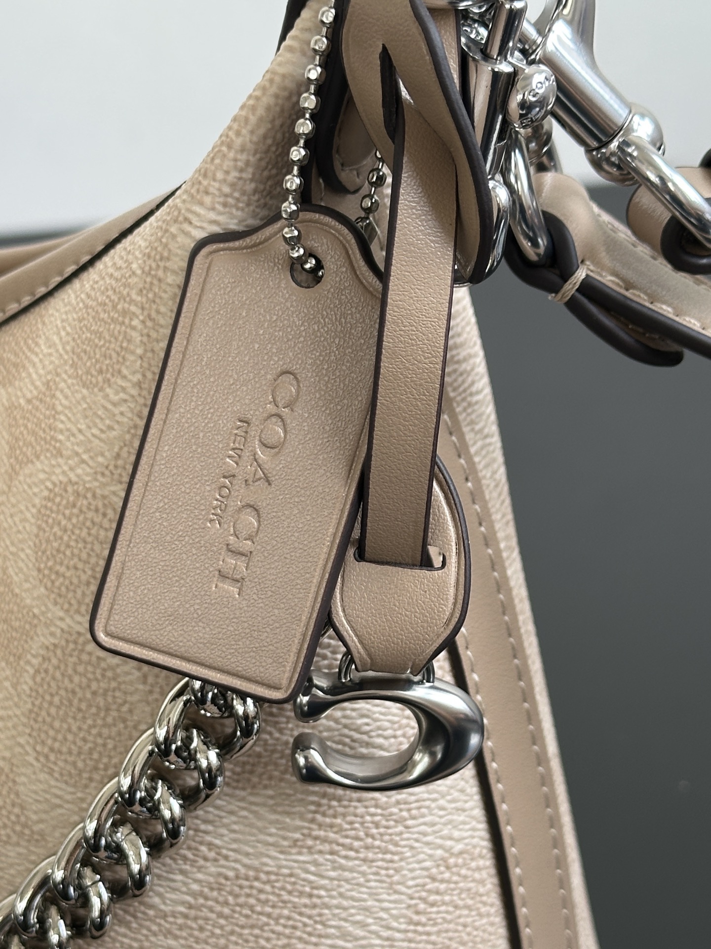 Coach ～冰川白纯原Coach蔻驰 CAM26 Juliet朱丽叶系列老花流浪包 三肩带设计