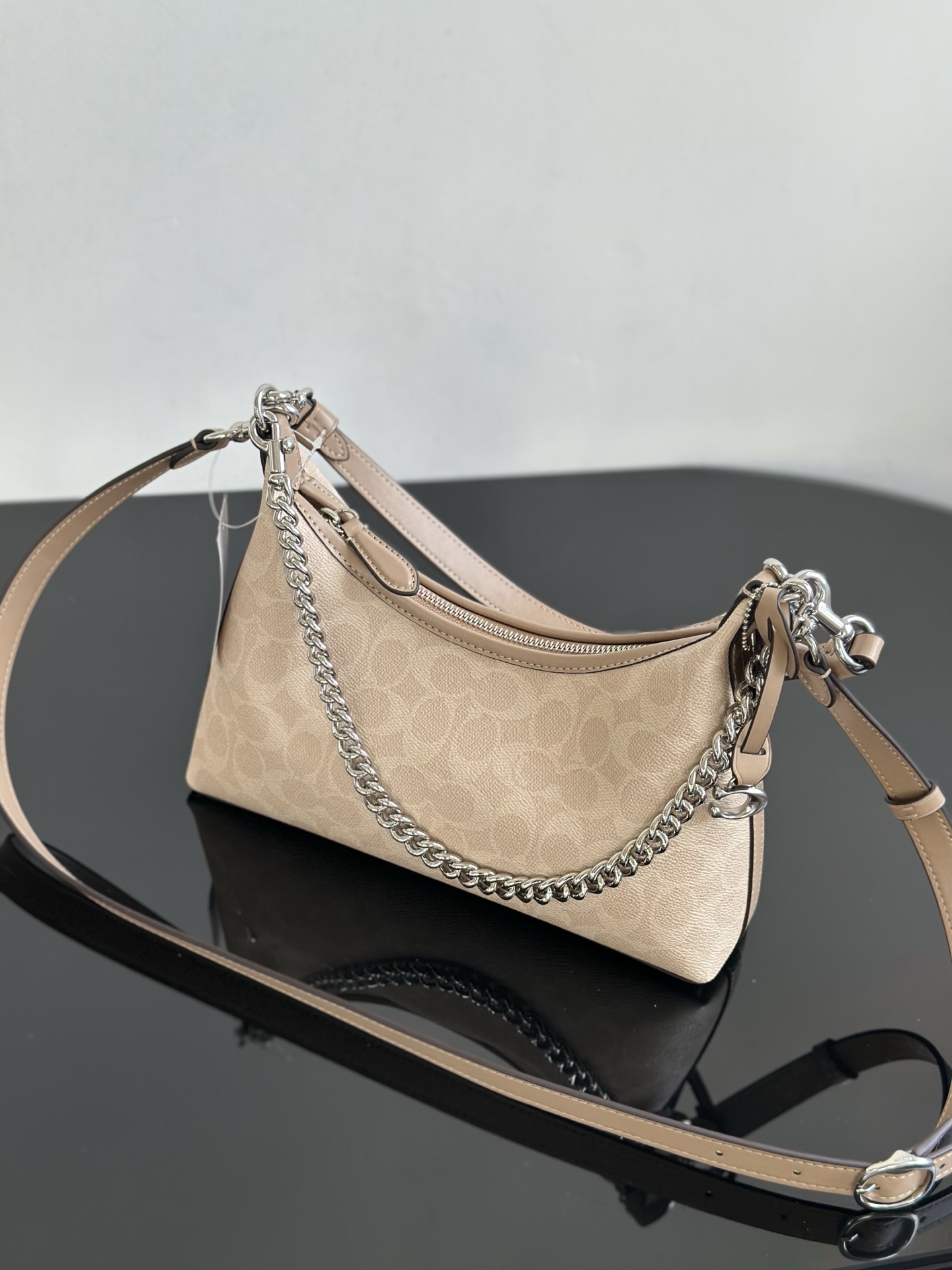 Coach ～冰川白纯原Coach蔻驰 CAM26 Juliet朱丽叶系列老花流浪包 三肩带设计