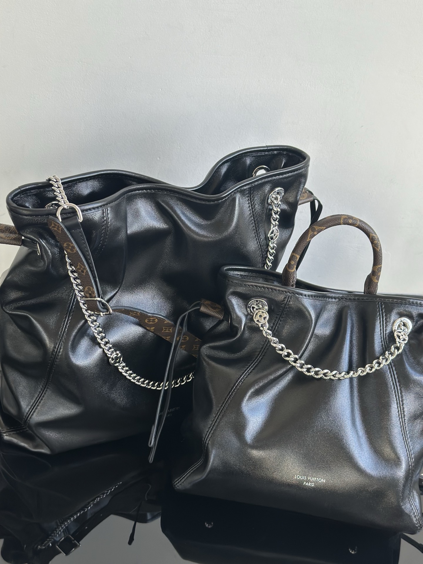 Louis Vuitton Off Duty Vibe Black Leather Shoulder Bag with Chain Detail 2 i1756879160148 3061 0 1