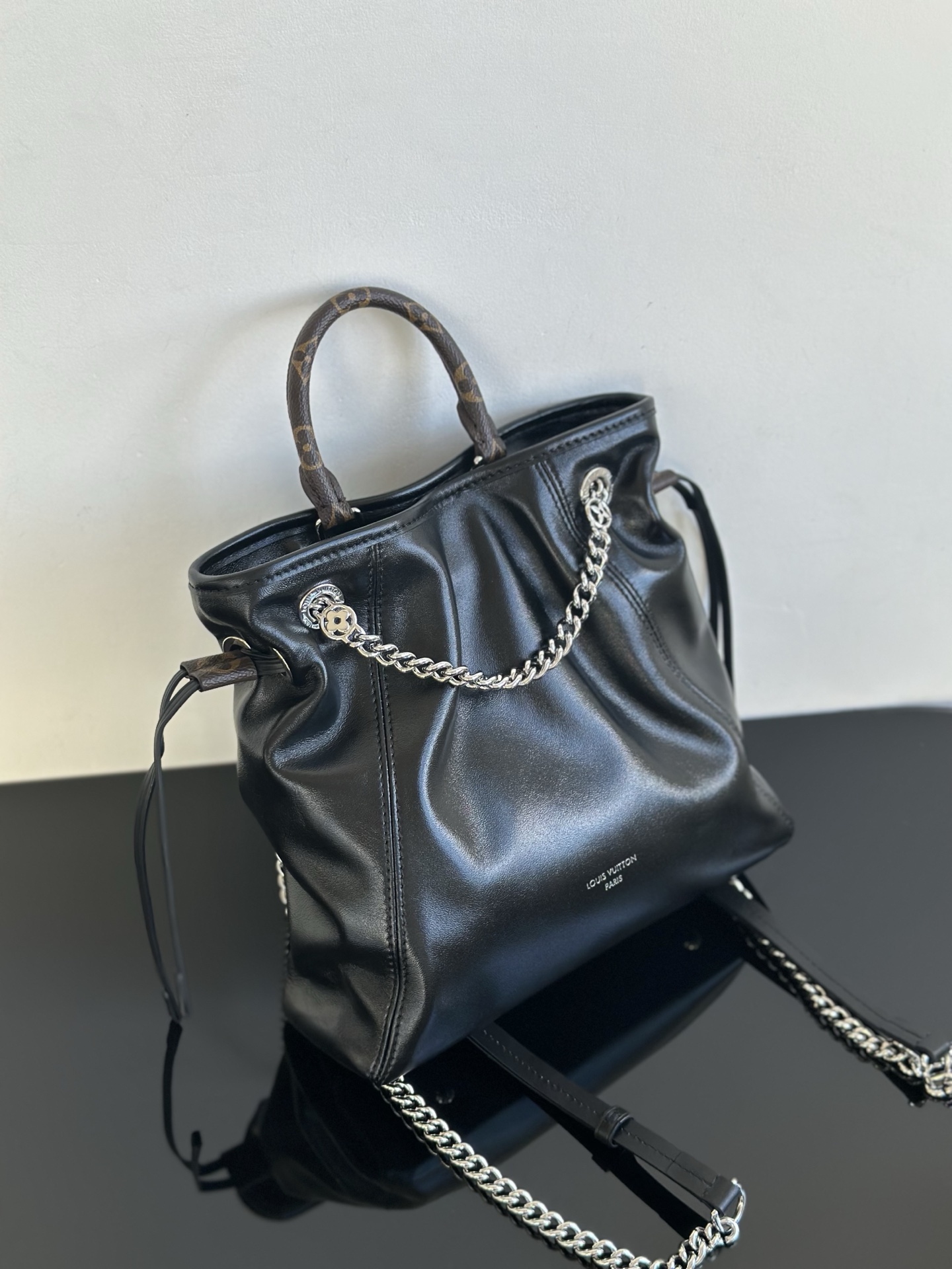 Louis Vuitton Vibe Off Duty Black Leather Shoulder Bag, 25 cm 6 i1756880072312 5772 0 6