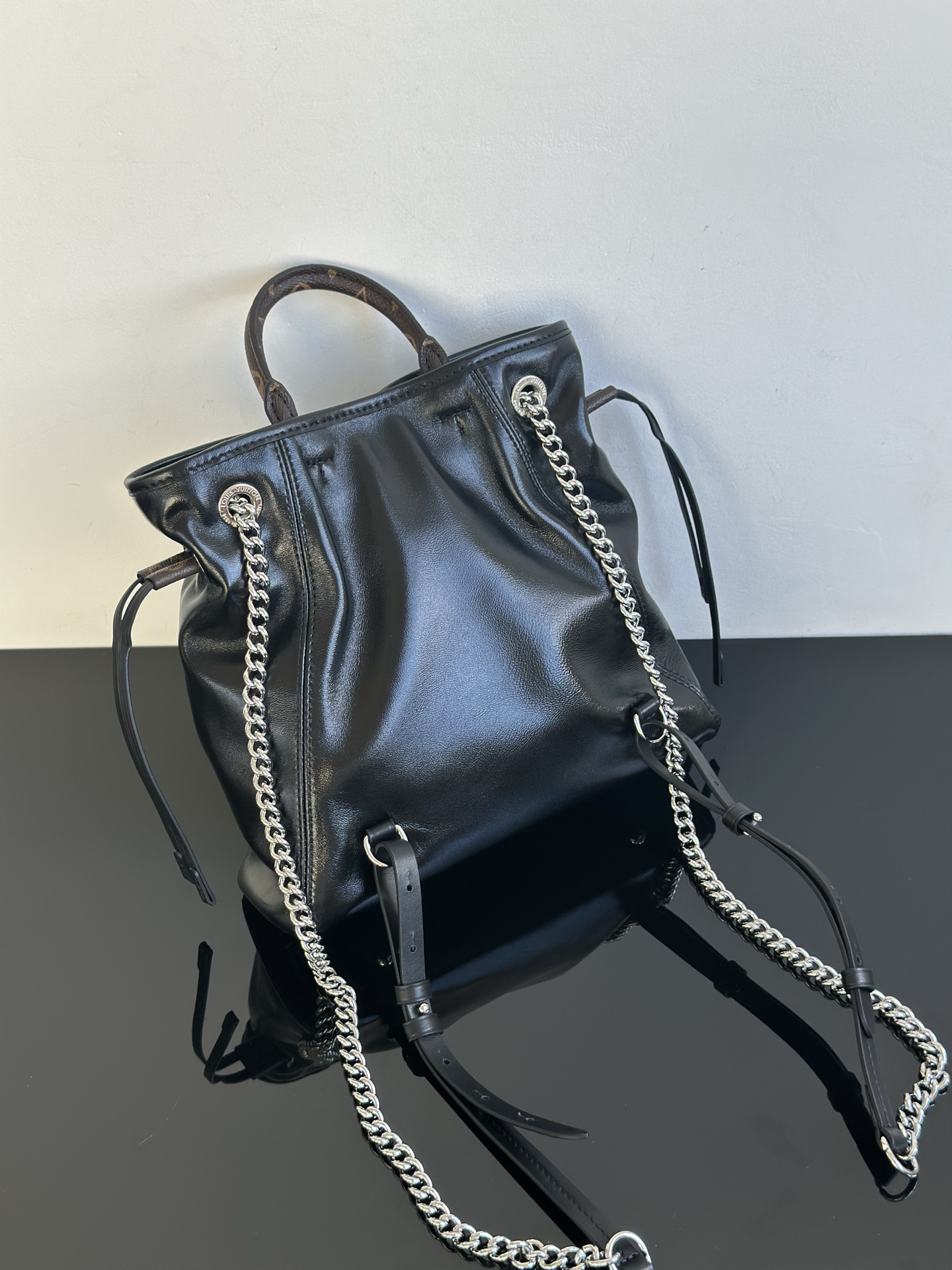 Louis Vuitton Vibe Off Duty Black Leather Shoulder Bag, 25 cm 5 i1756880074244 4724 0 5