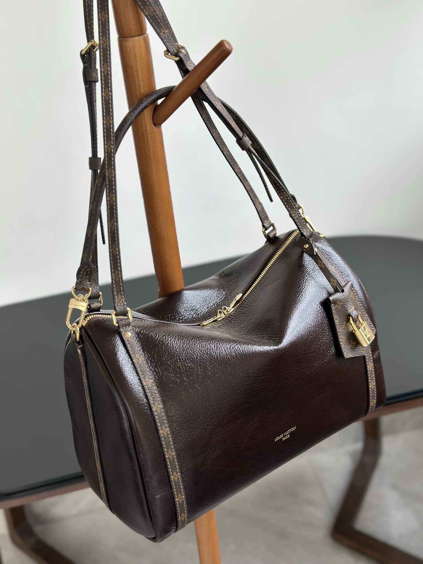 Louis Vuitton Express Medium Brown Leather Satchel Bag with Monogram Detail 6 i1757504391544 208 0 4