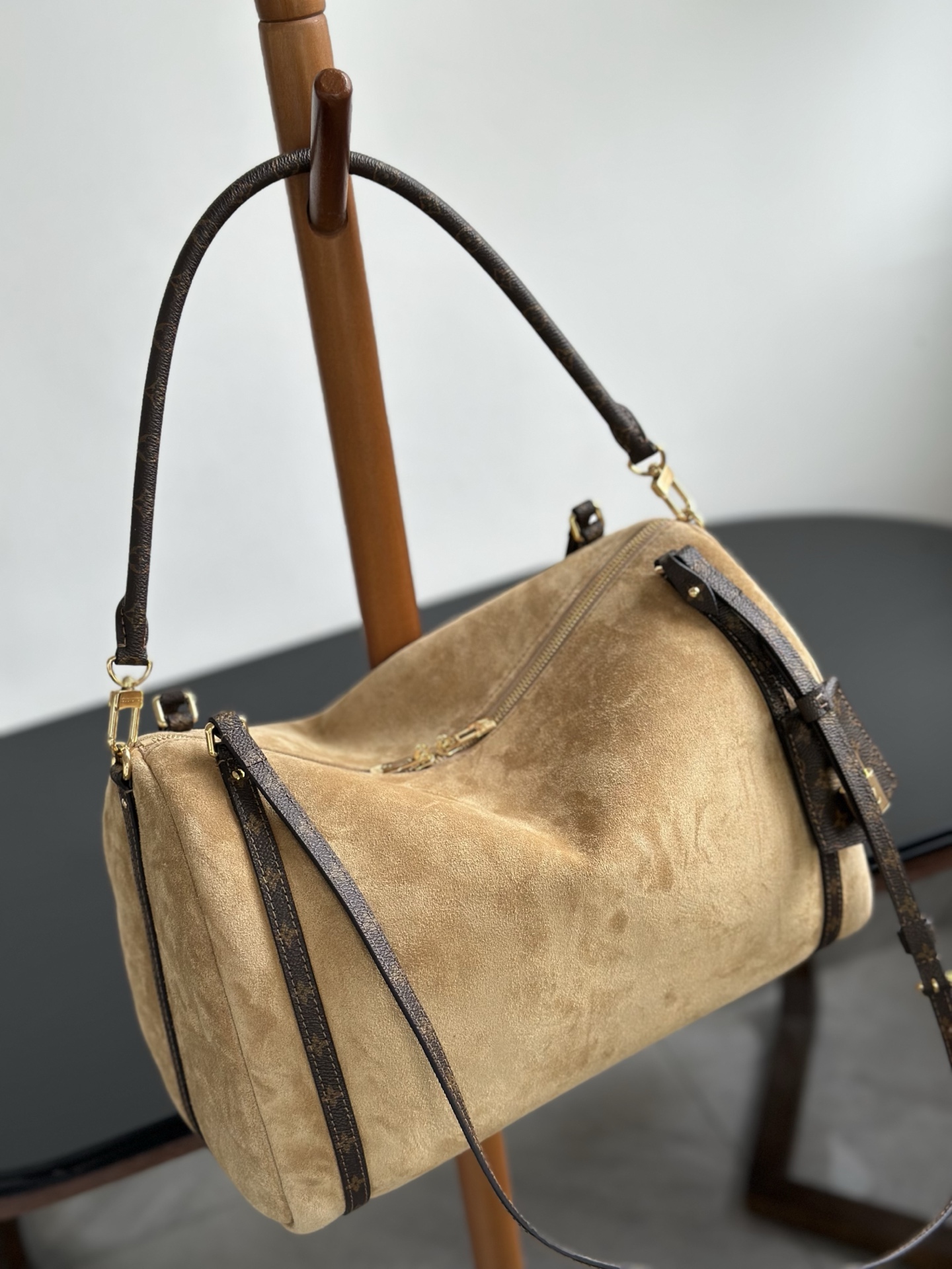 Louis Vuitton Express Medium Khaki Suede Bag - M26358 3 i1757504881942 9372 0 1