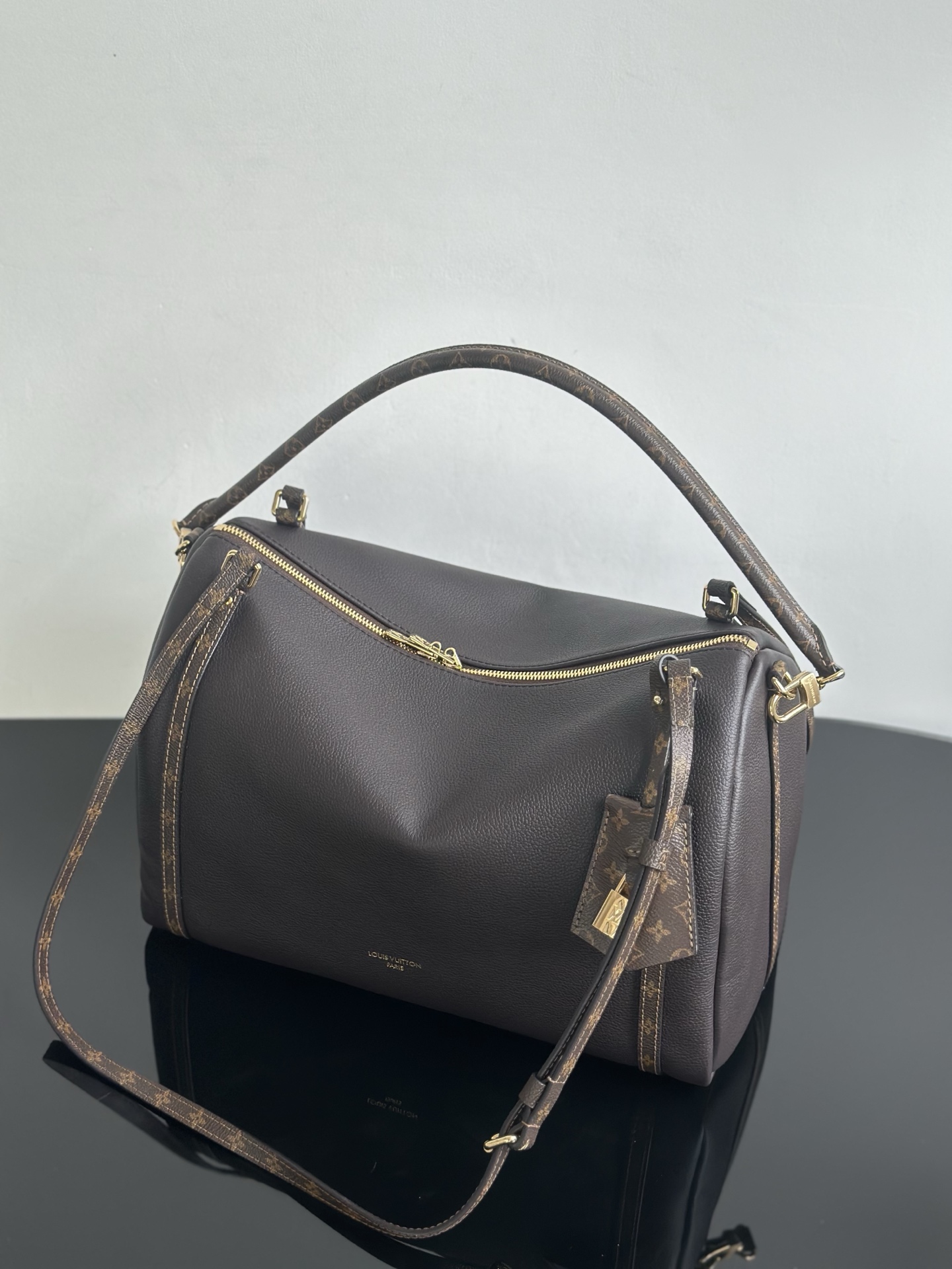 Louis Vuitton Express Medium Dark Brown Leather Handbag with Monogram Trim 3 i1757505061364 4175 0 3