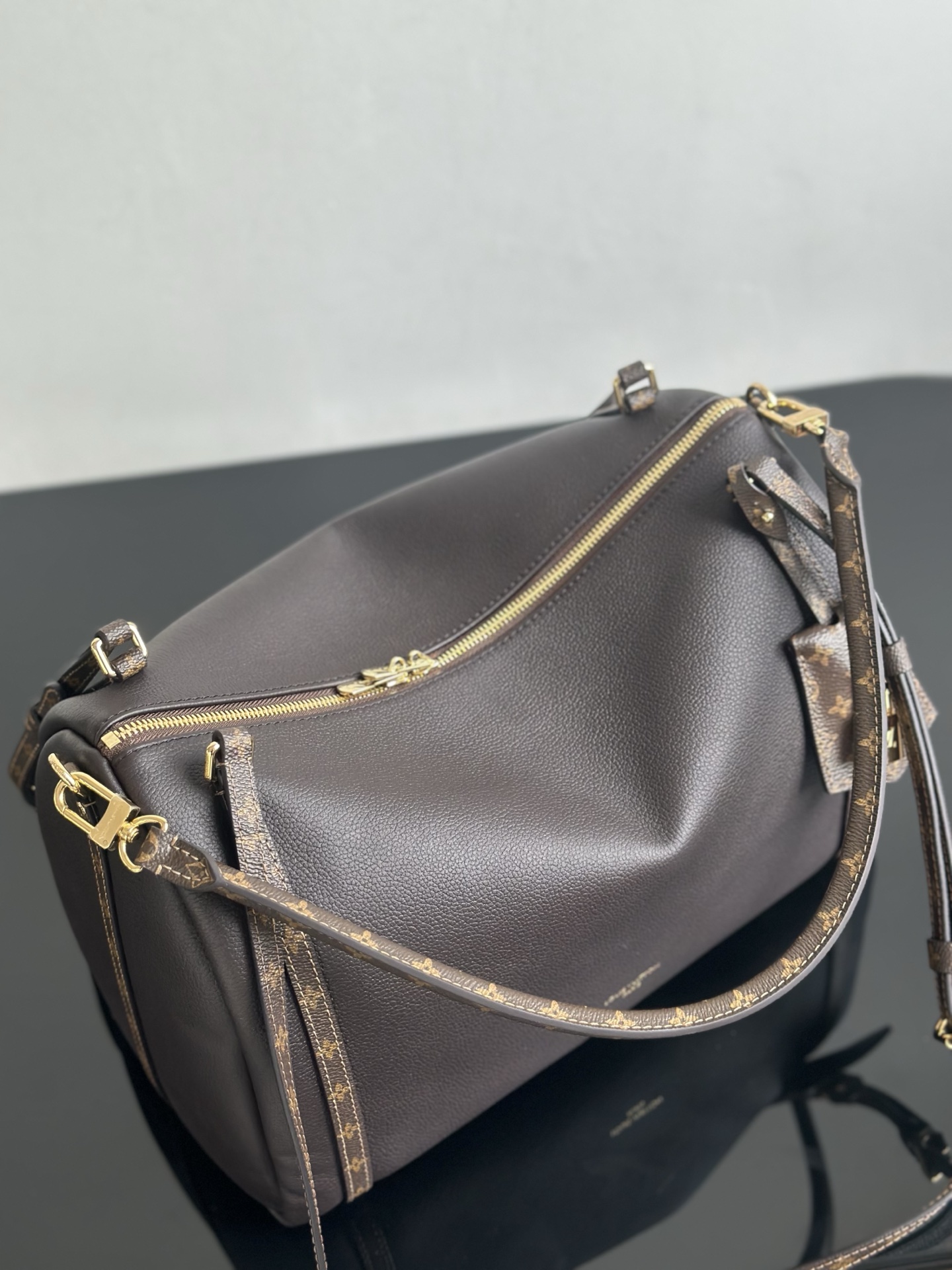 Louis Vuitton Express Medium Dark Brown Leather Handbag with Monogram Trim 4 i1757505064958 6191 0 4
