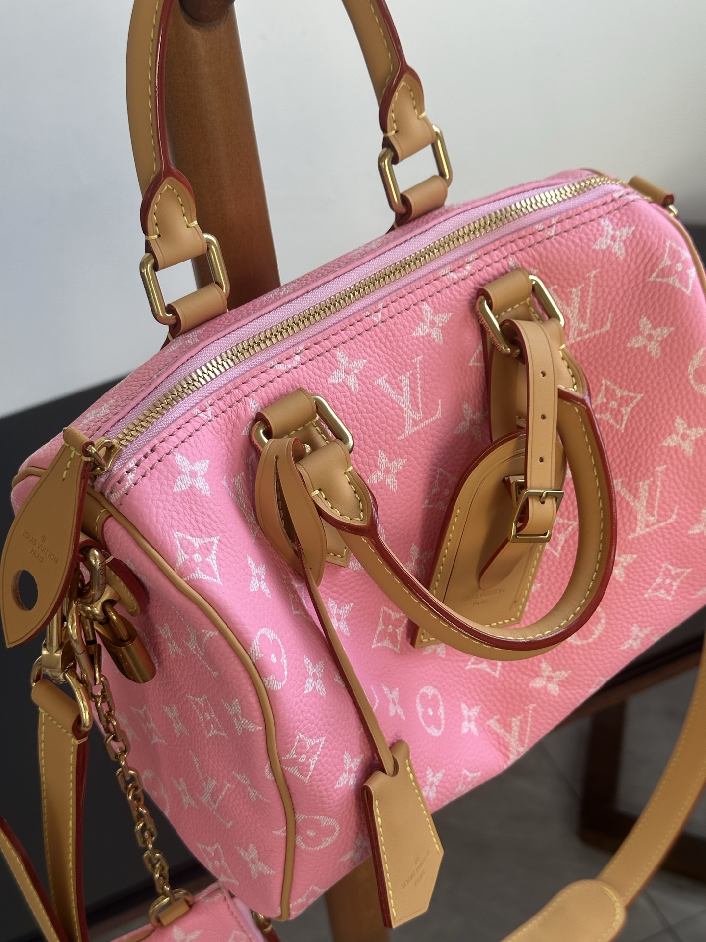Louis Vuitton Speedy P9 Bandoulière 25 Pink Monogram Leather Satchel Bag 4 i1757749959992 2245 0 1