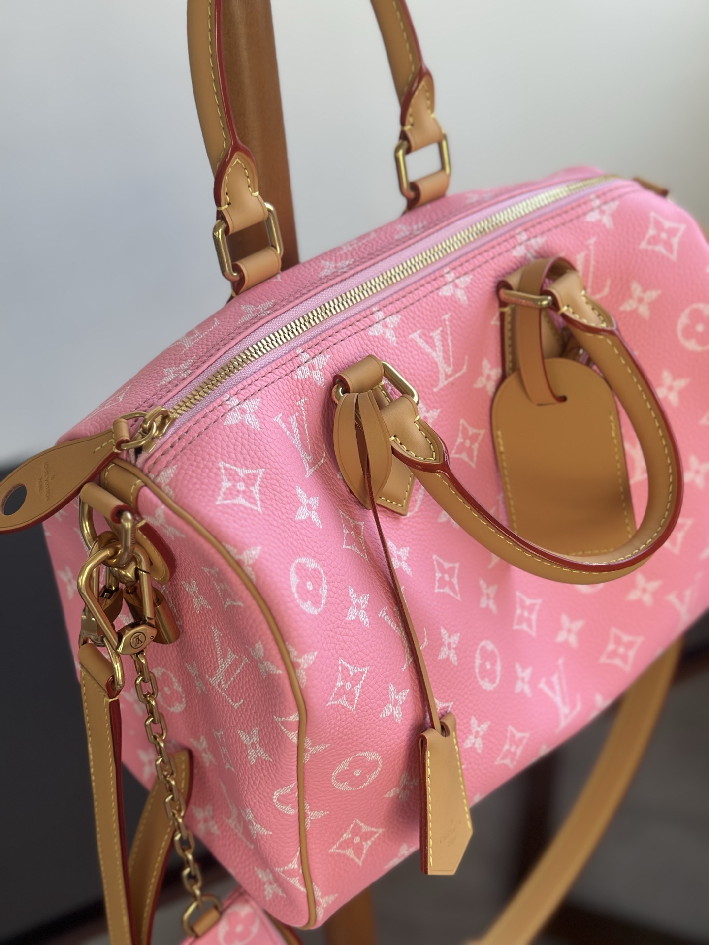 Louis Vuitton Speedy P9 Bandoulière 30 Pink Monogram Leather Handbag 2 i1757750193089 8412 0 1