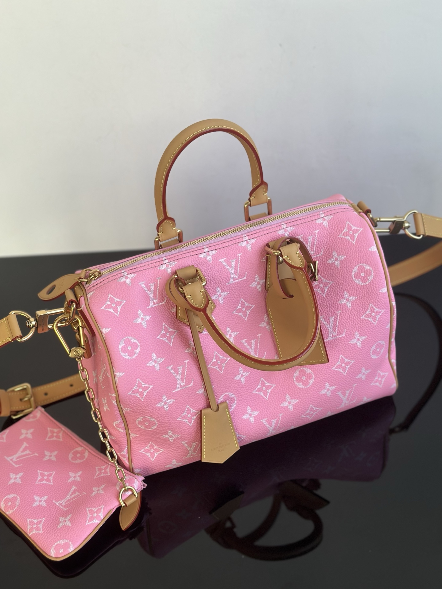 Louis Vuitton Speedy P9 Bandoulière 30 Pink Monogram Leather Handbag 5 i1757750193151 5103 0 4