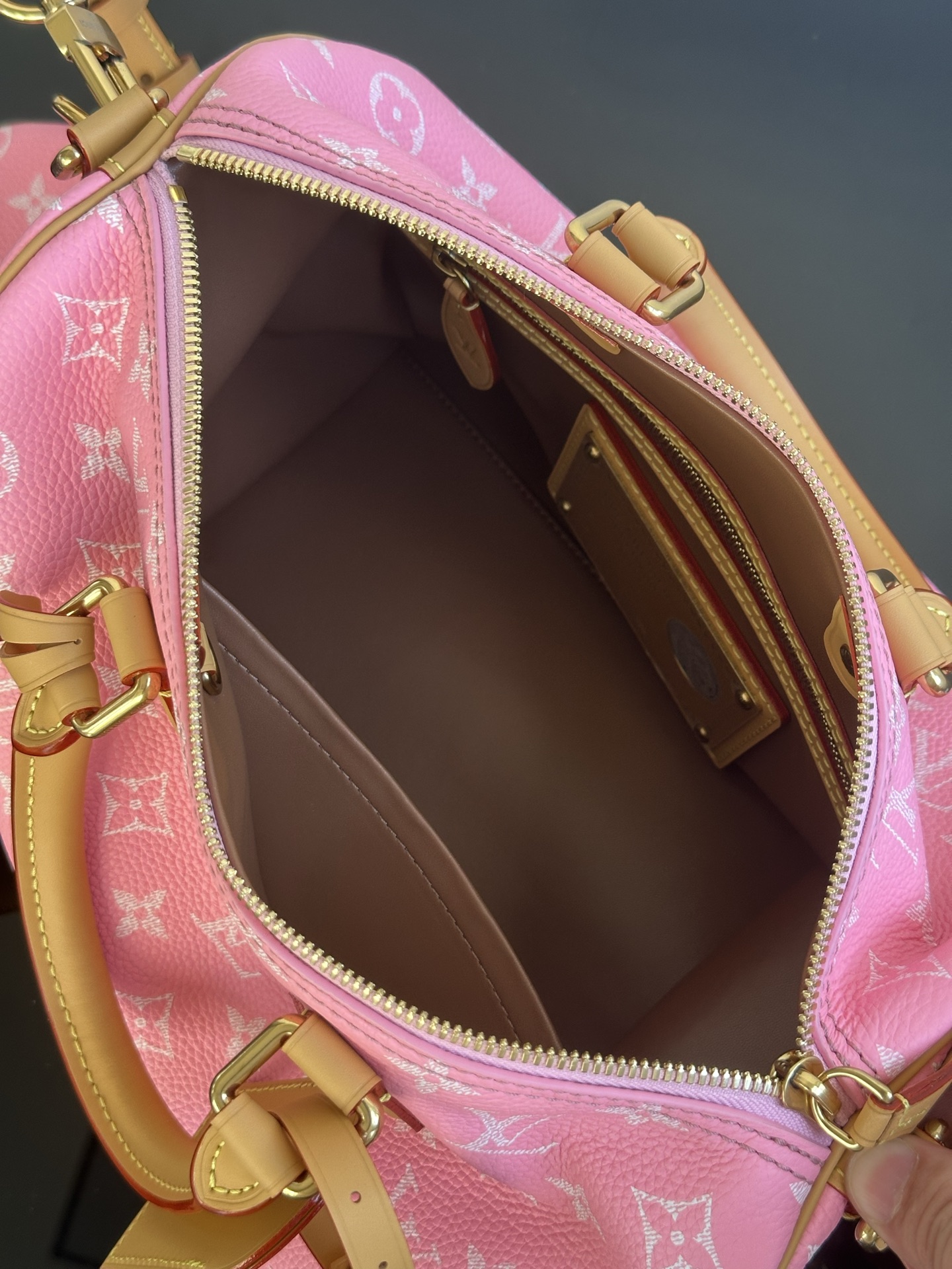 Louis Vuitton Speedy P9 Bandoulière 30 Pink Monogram Leather Handbag 16 i1757750195147 3057 0 8