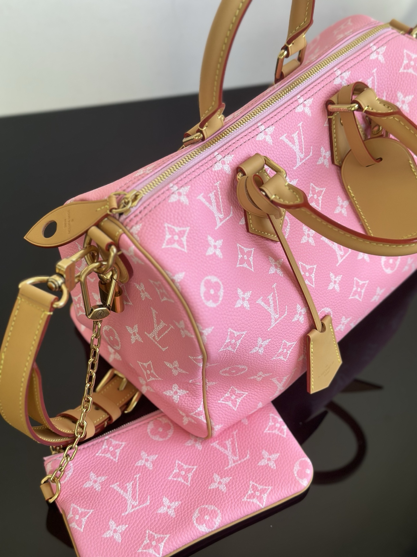 Louis Vuitton Speedy P9 Bandoulière 30 Pink Monogram Leather Handbag 7 i1757750195157 7991 0 6