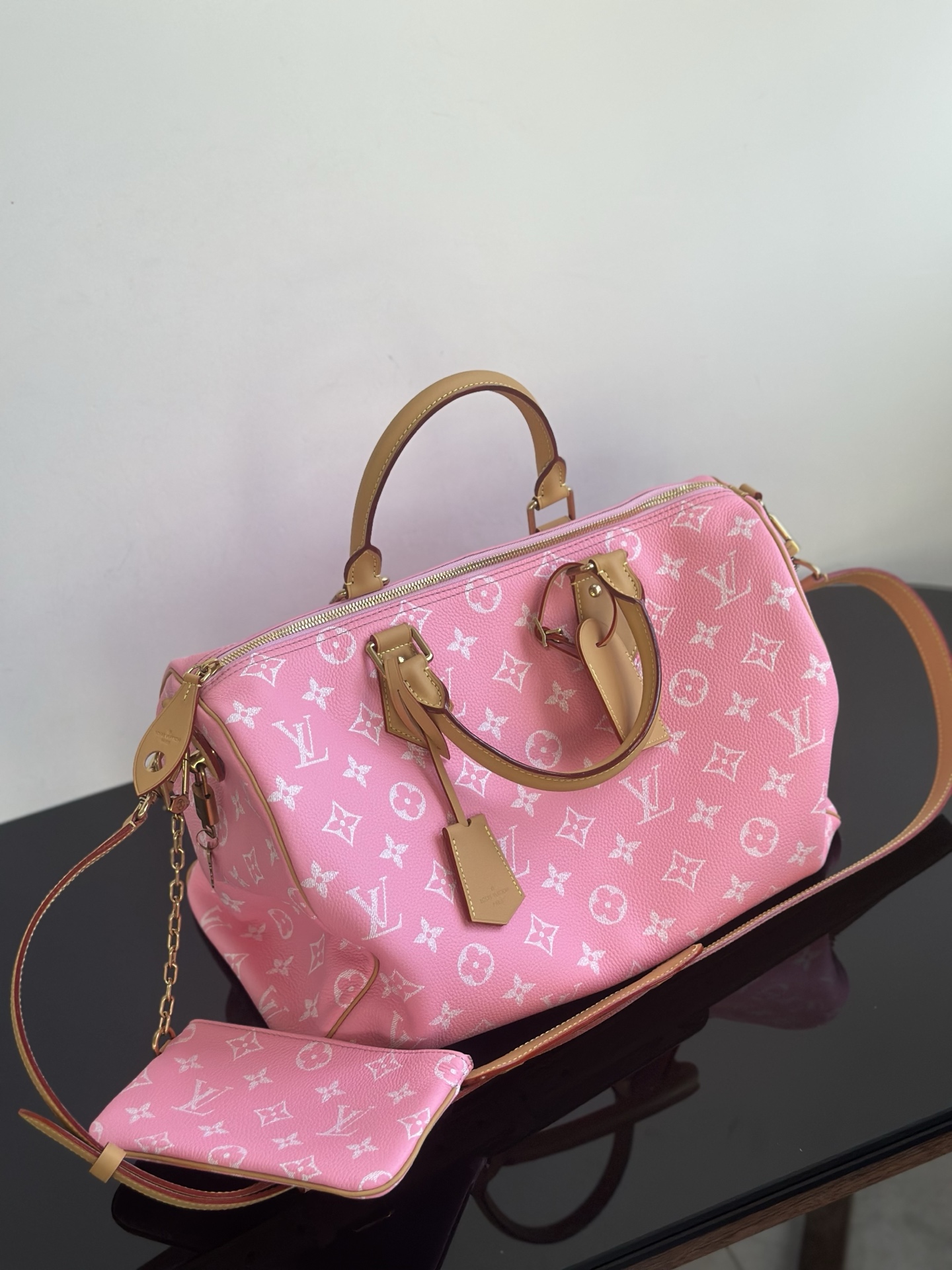 Louis Vuitton Speedy P9 Bandoulière 40 Pink Monogram Leather Handbag 5 i1757750332473 563 0 4