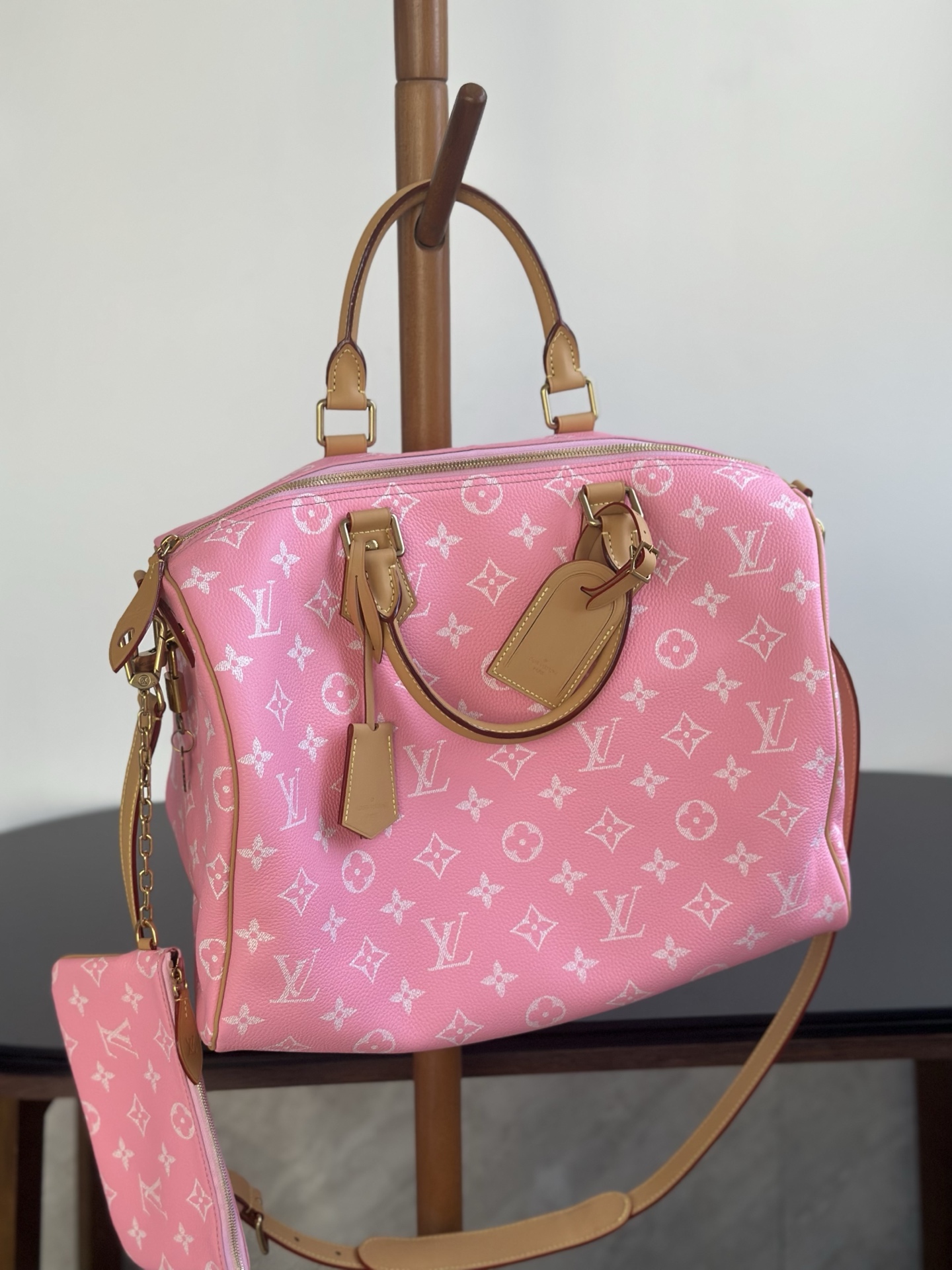 Louis Vuitton Speedy P9 Bandoulière 40 Pink Monogram Leather Handbag
