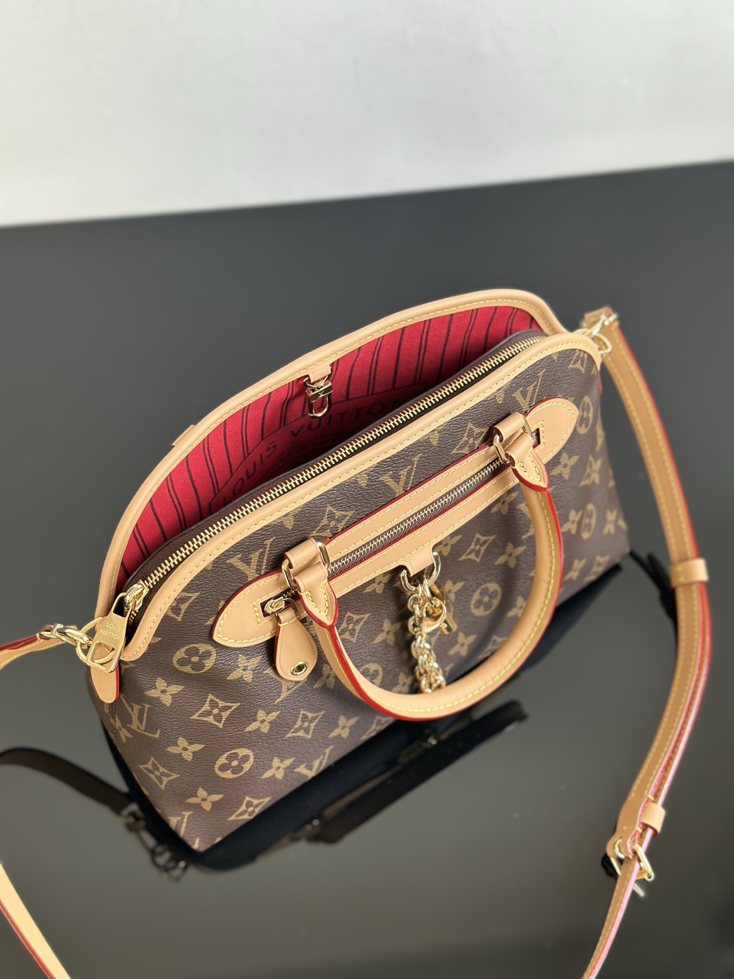 Louis Vuitton Ever More PM Handbag in Monogram Canvas with Detachable Pouch 6 i1758955184711 7356 0 5