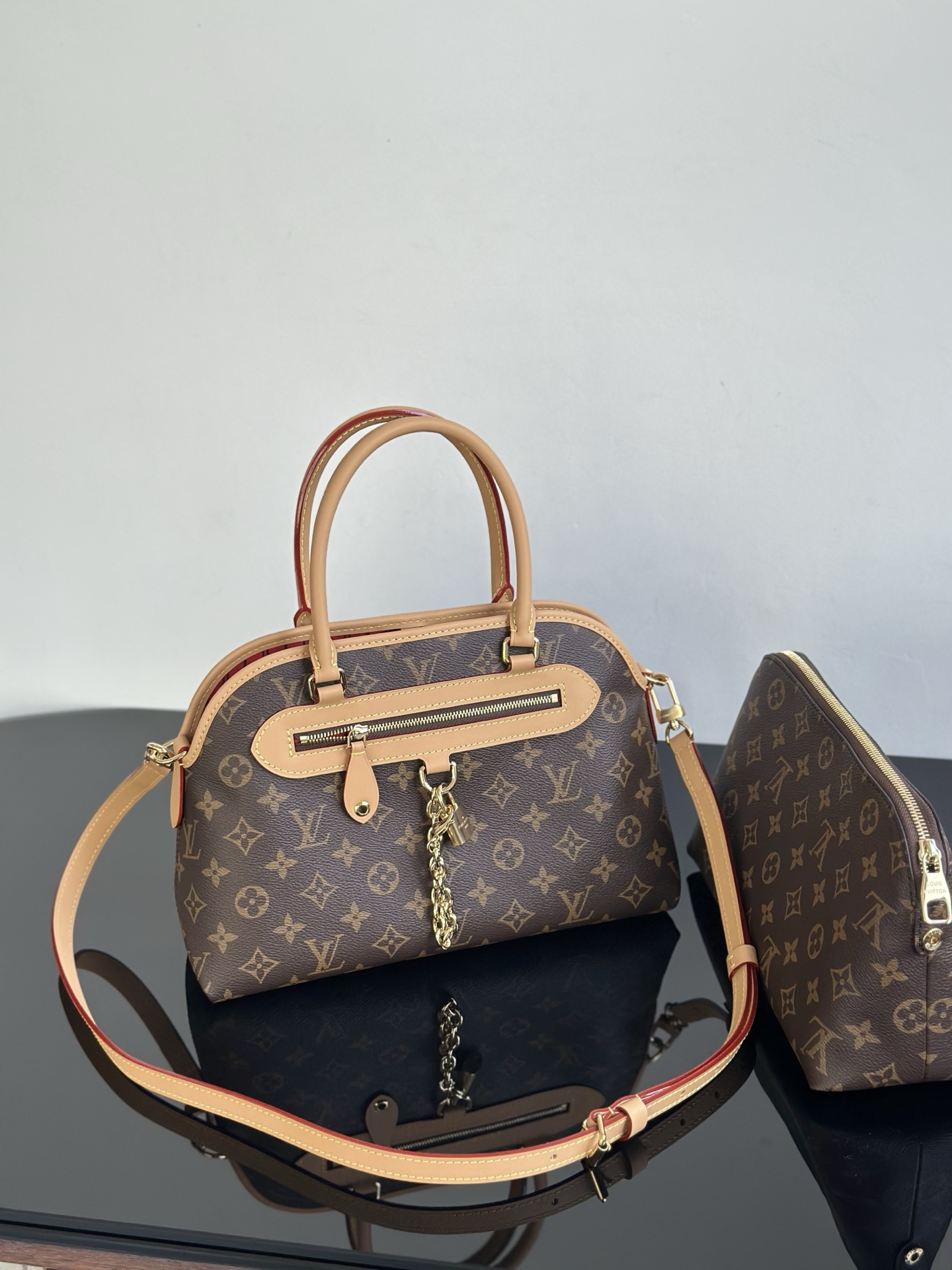 Louis Vuitton Ever More PM Handbag in Monogram Canvas with Detachable Pouch 3 i1758955186968 136 0 3