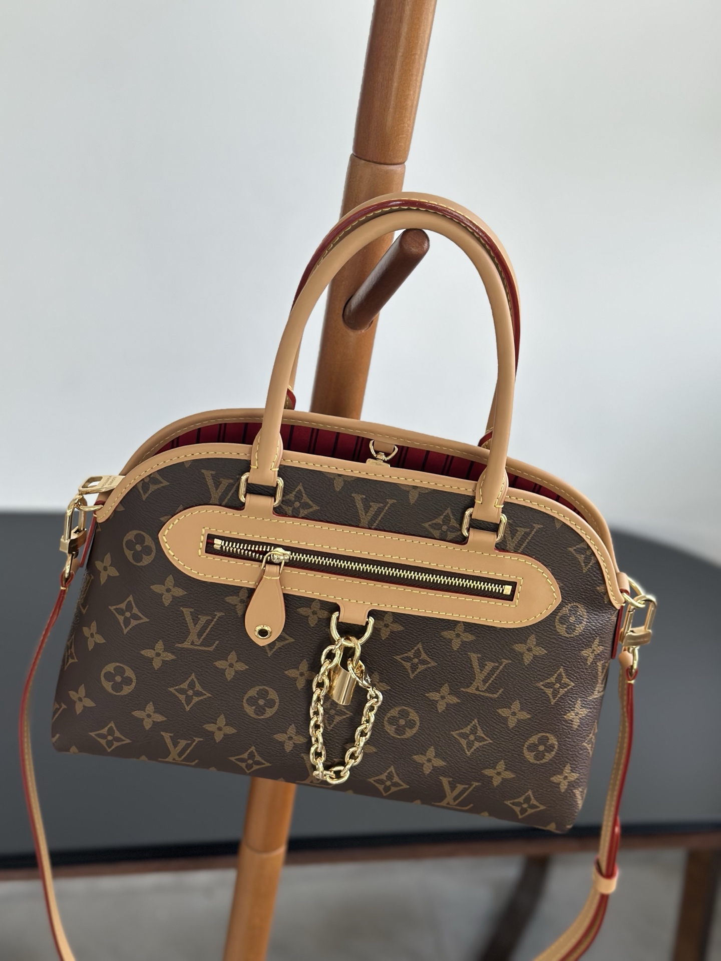 Louis Vuitton Ever More PM Handbag in Monogram Canvas with Detachable Pouch 8 i1758955186977 2824 0 1
