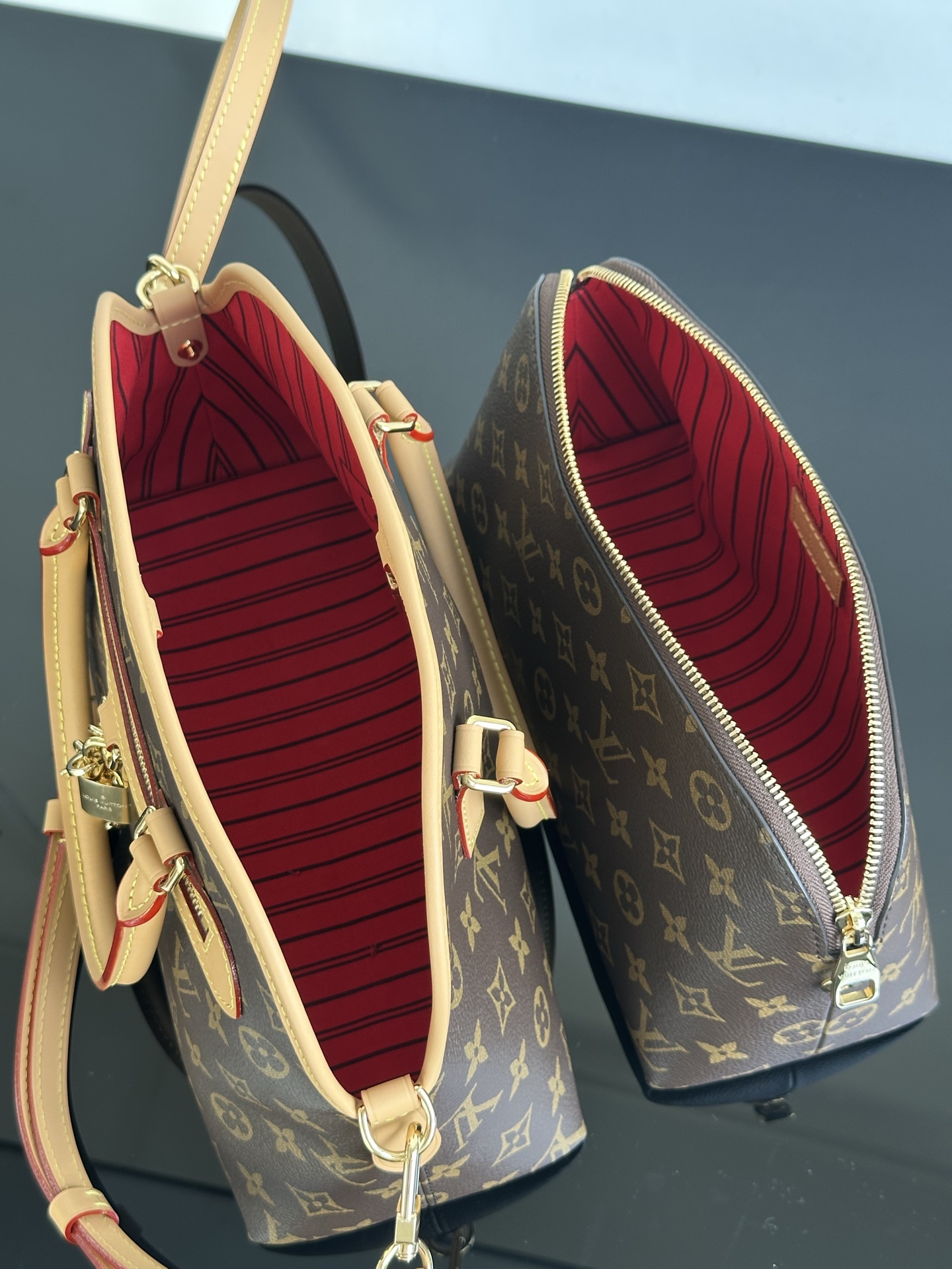 Louis Vuitton Ever More PM Handbag in Monogram Canvas with Detachable Pouch 19 i1758955187157 2599 0 8