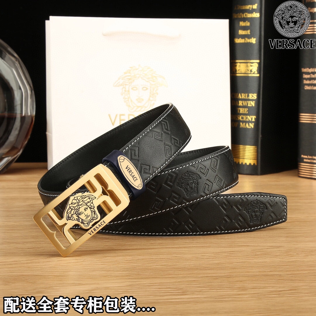 高端品质，实物拍摄
🎁批¥160 配全套专柜包装
🎁品牌：VERSACE 原单品
🎁扣头材质：精品钢扣
🎁带身材质正面：35mm宽度采用双面头层牛皮自动扣款腰带（细节完美支持验货）时尚大方，世界著名品牌穿带尽显个人品味！真空纳米电镀扣永不掉色实物拍摄！送礼自用首选上身效果赞赞赞手工专业到位！（包装配送，专柜礼品盒，提袋，发票，证书，海关贴）购买认准细节谨防受骗！
🎁带身材质背面：头层平纹牛皮