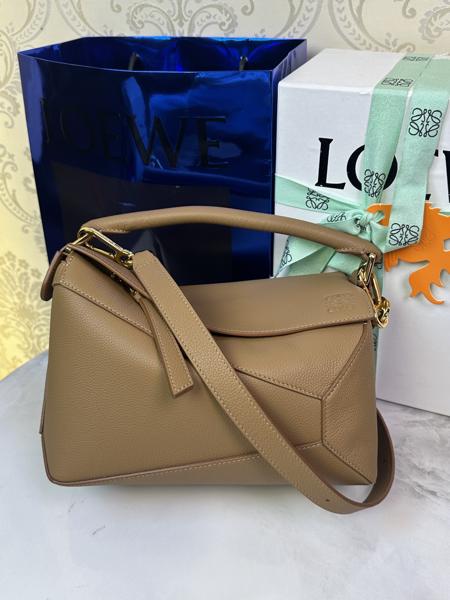 LOEWE новы малы Puzzle Edge 𝟐𝟒-вышэйшая якасць
