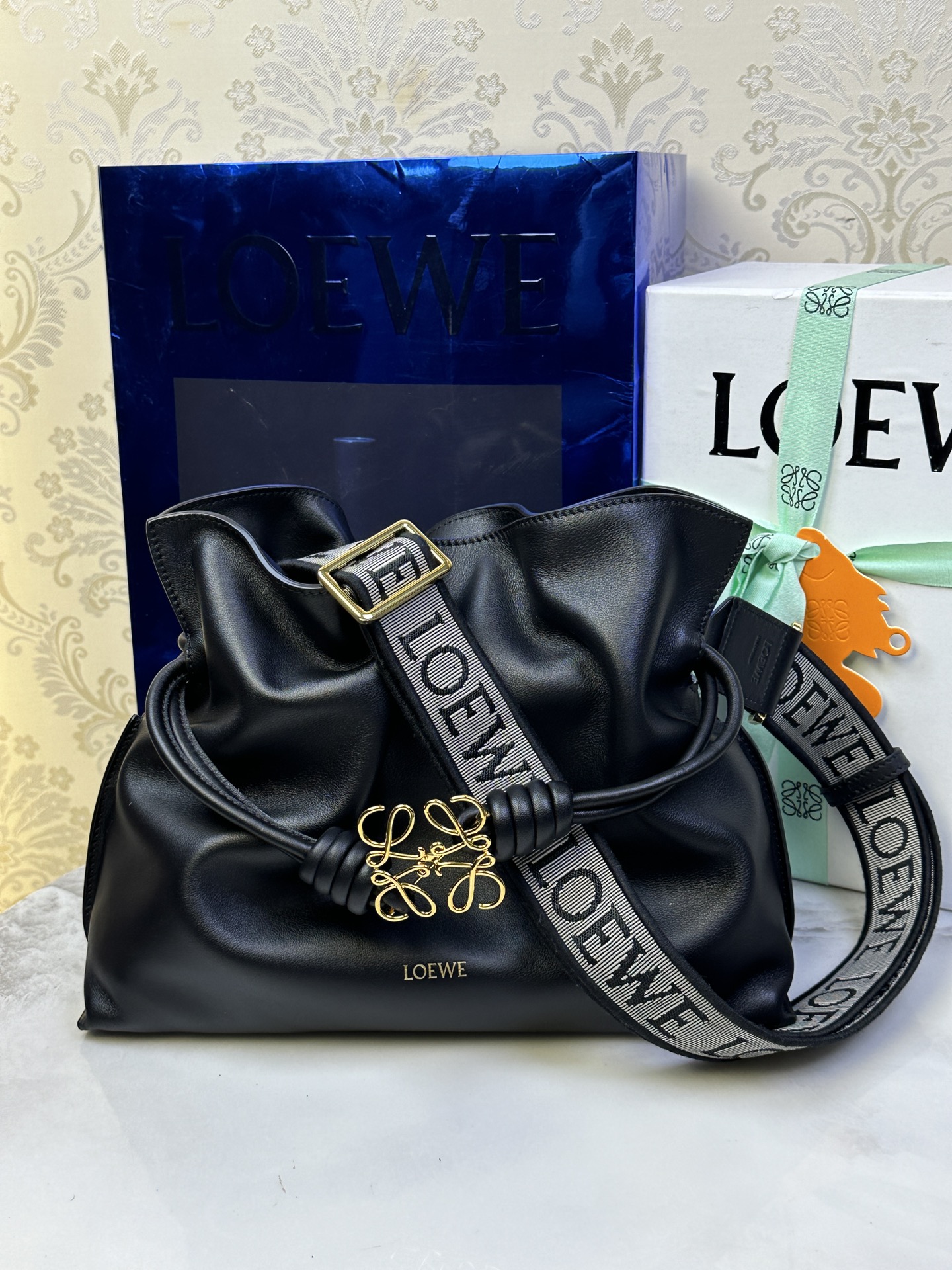 LOEWE средний мешок Flamenco 30 — премиум-качество