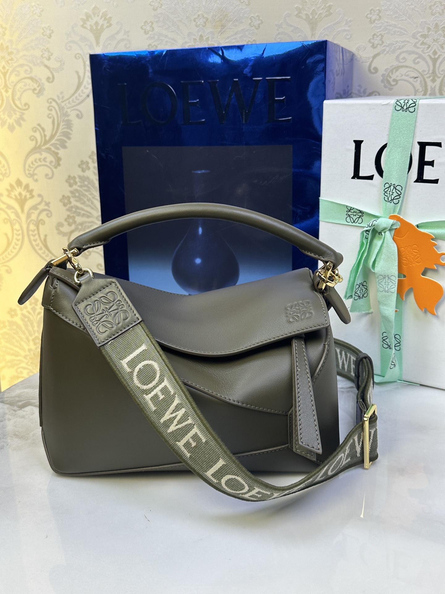 LOEWE 新款小號Puzzle Edge 𝟐𝟒-頂級品質