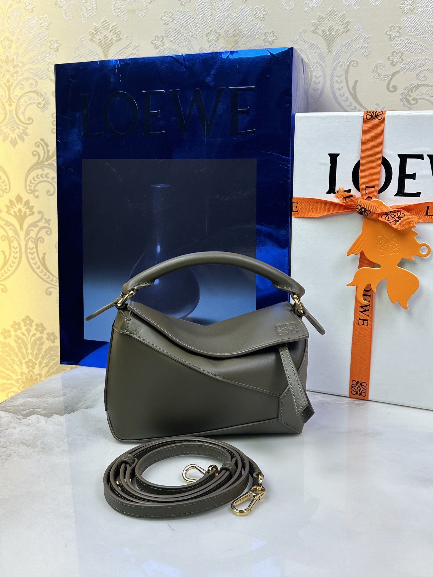 LOEWE New Mini Puzzle Edge 𝟏𝟖-Top Quality