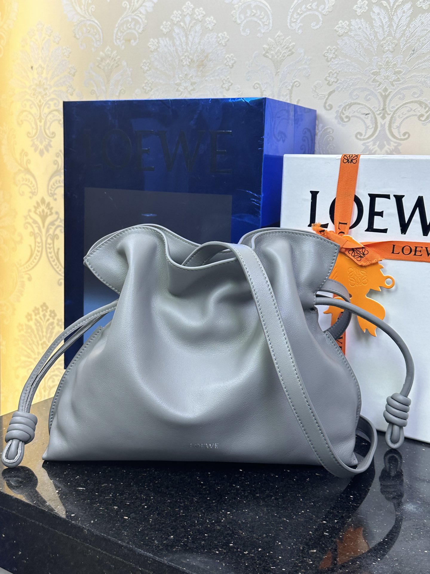 LOEWE средний мешок Flamenco 30 — премиальное качество