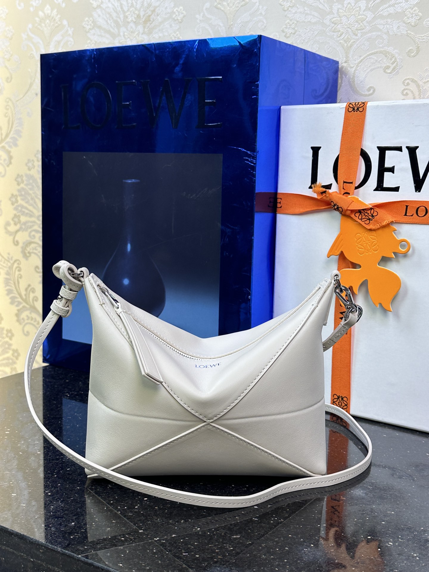LOEWE Puzzle Fold 𝟐𝟑-トップクオリティ