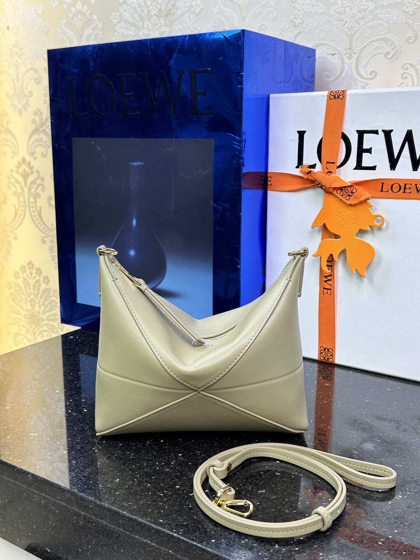 LOEWE Puzzle Fold 𝟐𝟑-トップクオリティ
