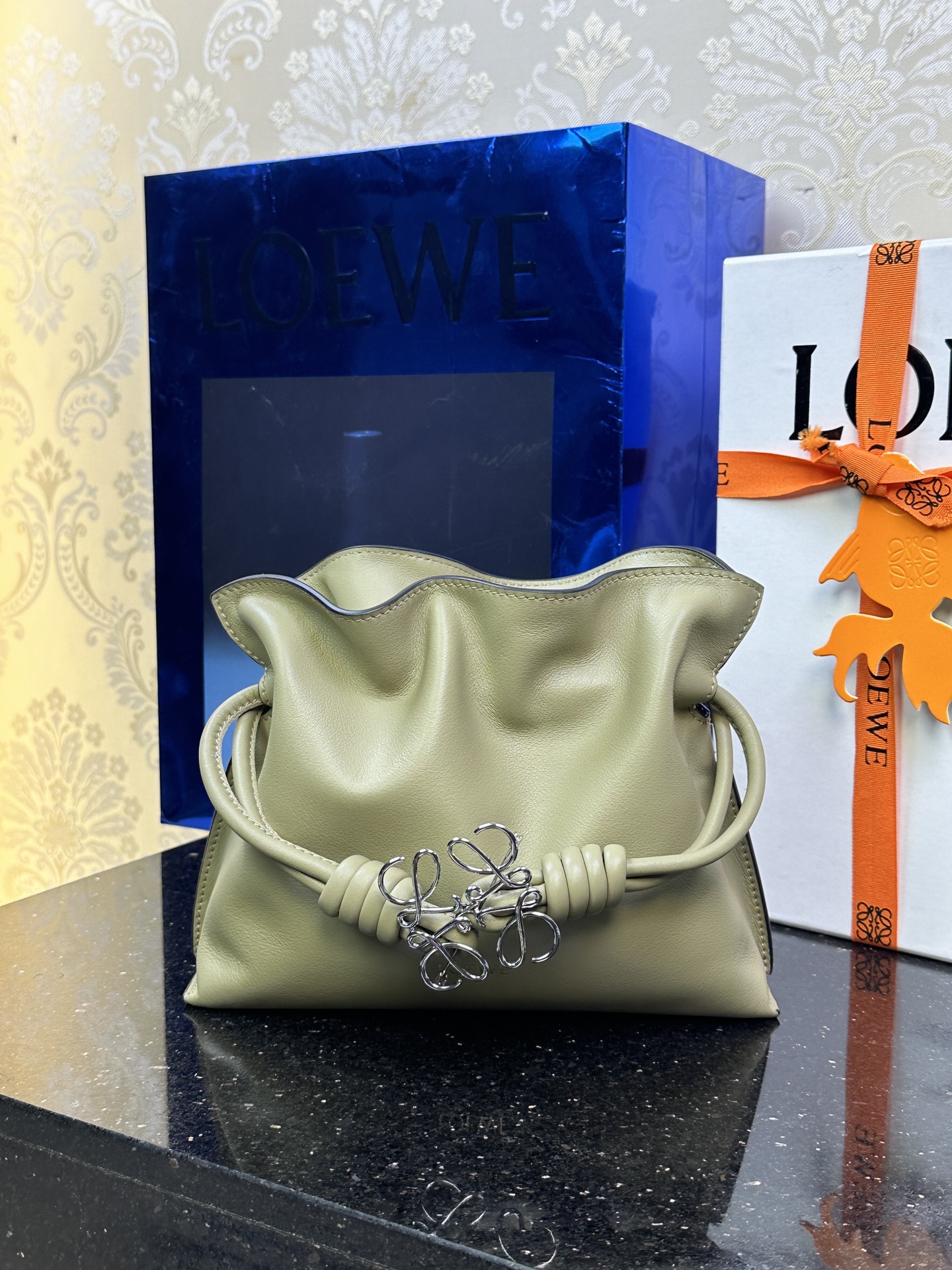 LOEWE мини Flamenco мешок удачи 23.9 — высшее качество