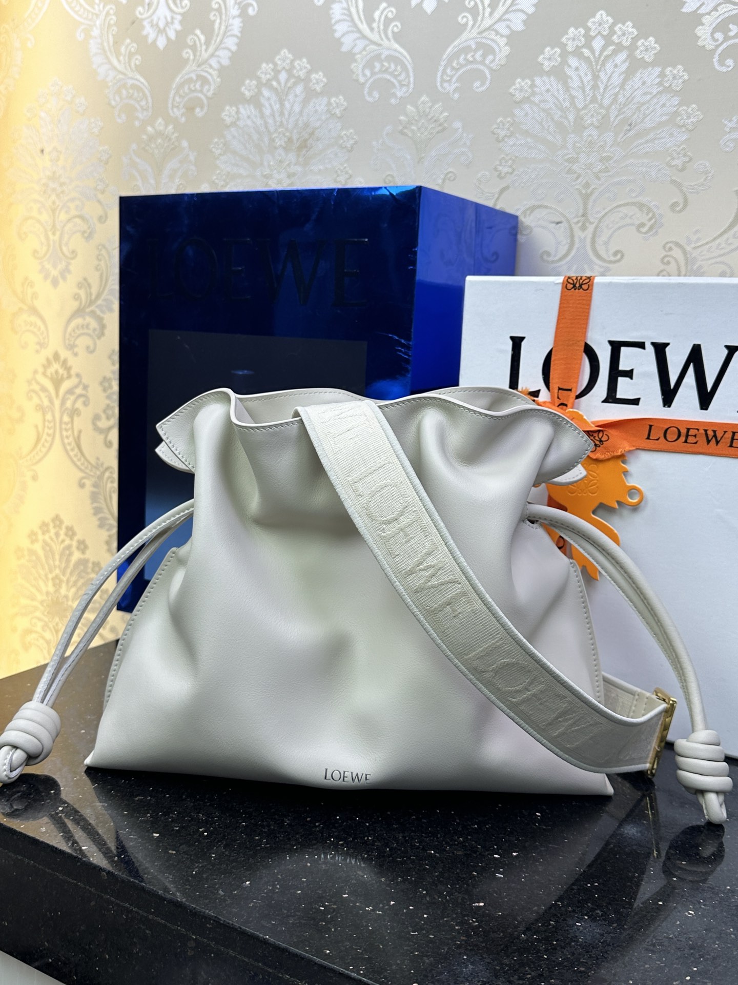 LOEWE средний мешок Flamenco 30 — высшее качество