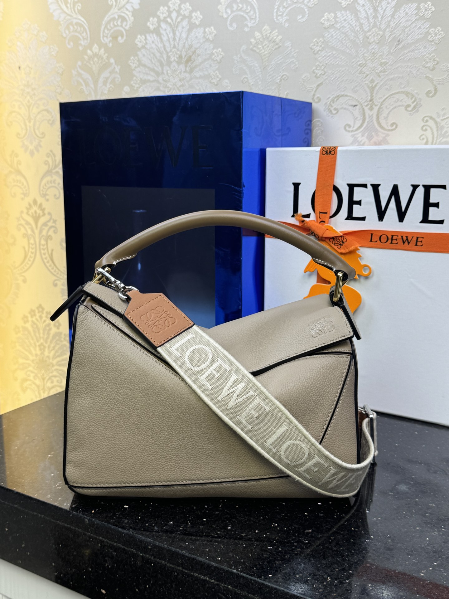 LOEWE classique petit Puzzle 𝟐𝟒 - qualité supérieure