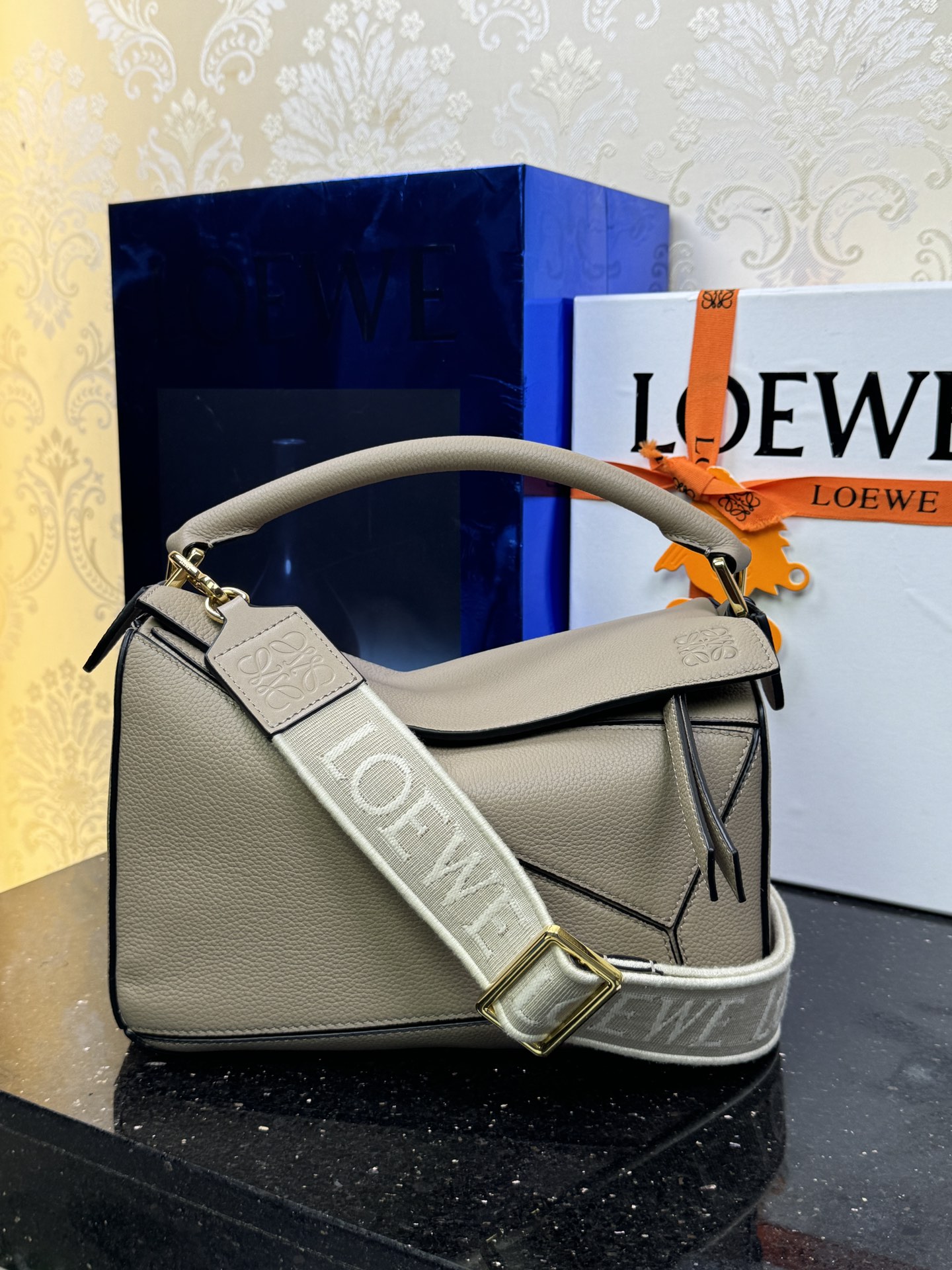 LOEWE classique petite Puzzle 𝟐𝟒 - qualité supérieure