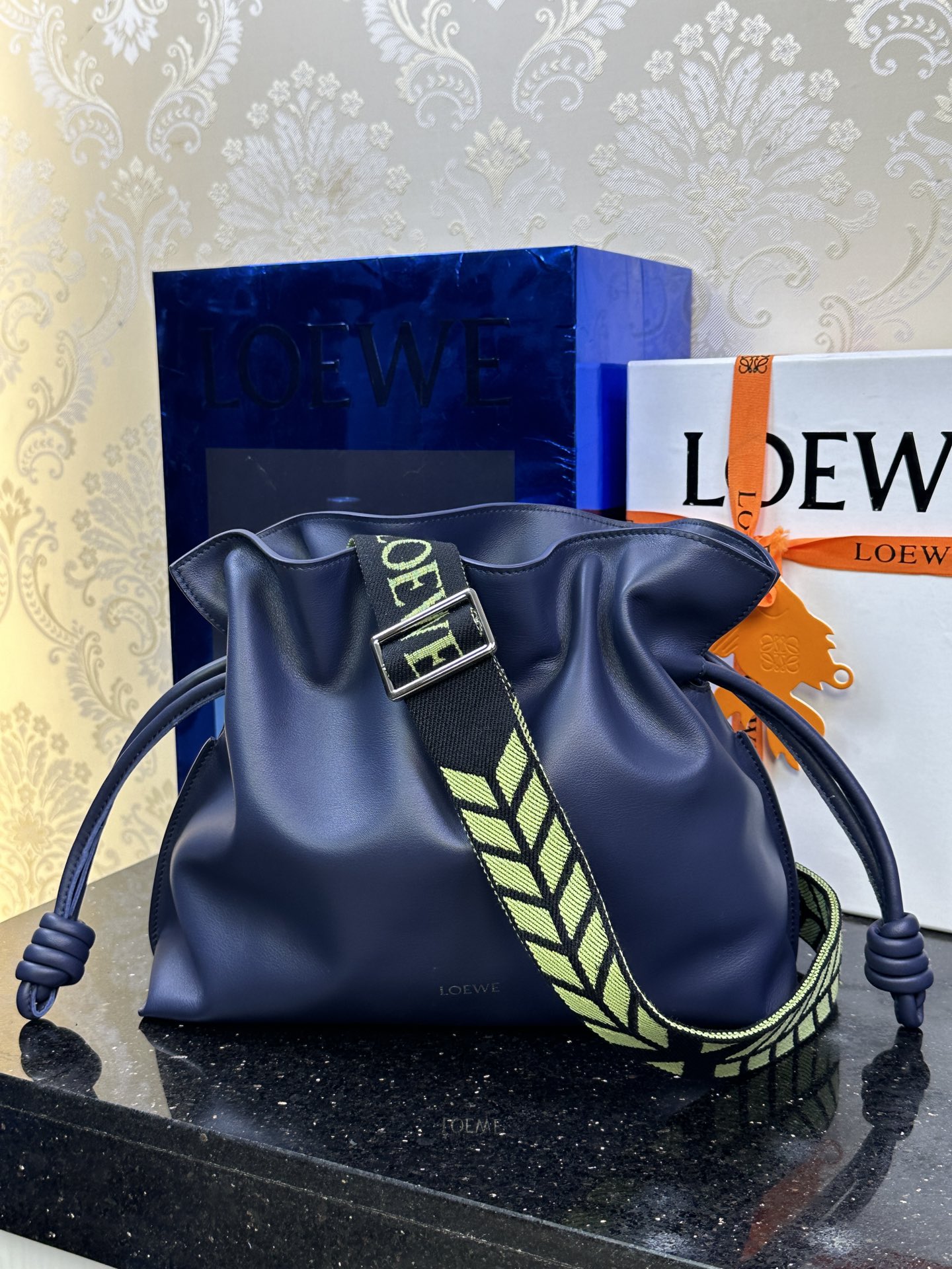 LOEWE средний мешок Flamenco 30 — высшее качество