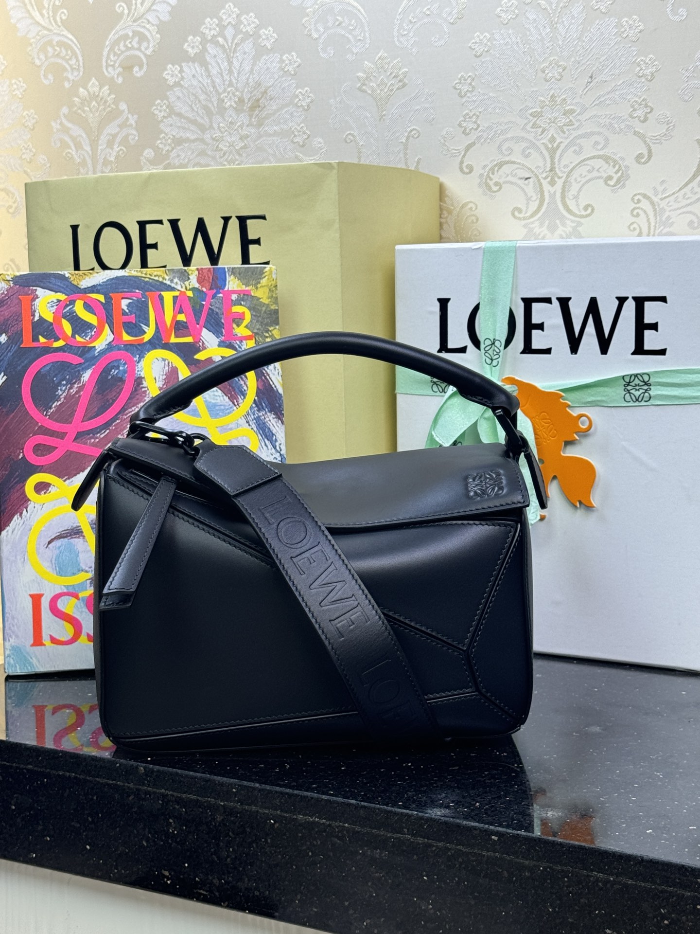 LOEWE 小号宽肩带 Puzzle 24-顶级品质
