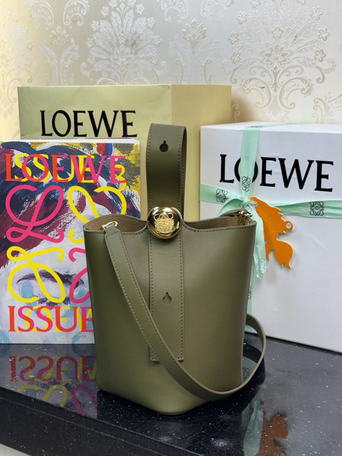 Sac Mini Pebble Bucket LOEWE - Qualité supérieure