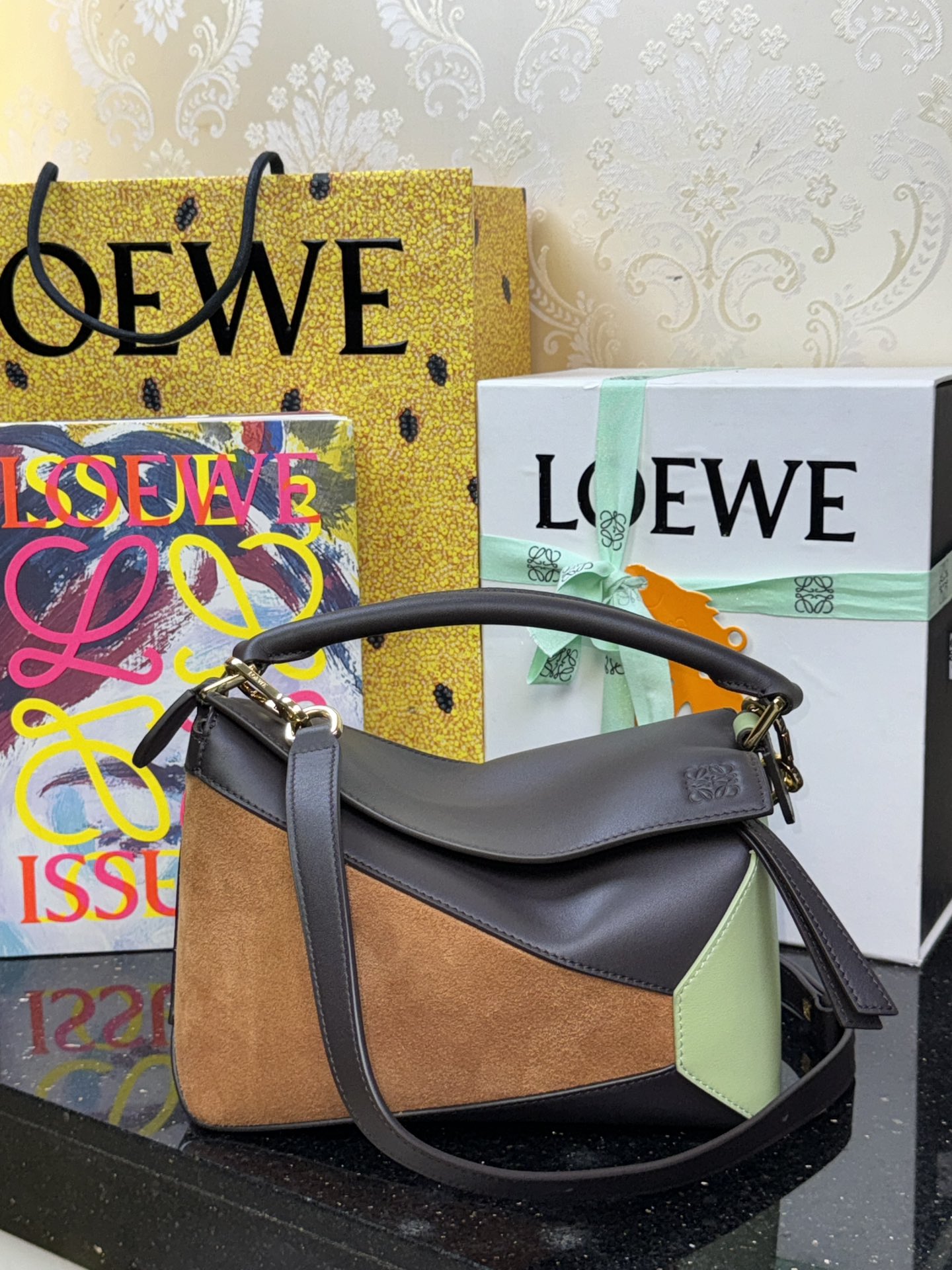 LOEWE New Small Puzzle Edge 𝟐𝟒 - Top Quality