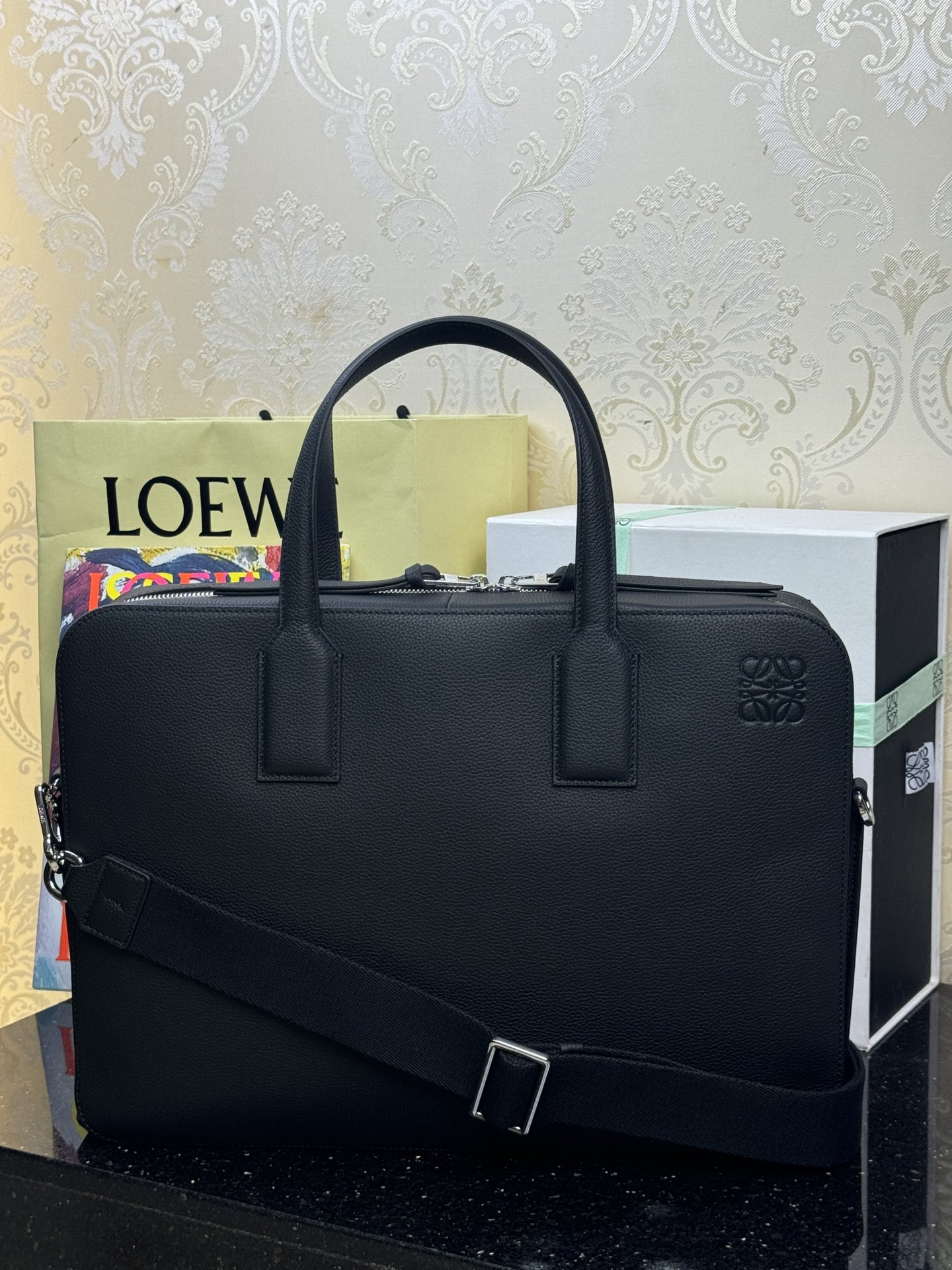 LOEWE Goya 슬림 브리프케이스 - 최상급 품질