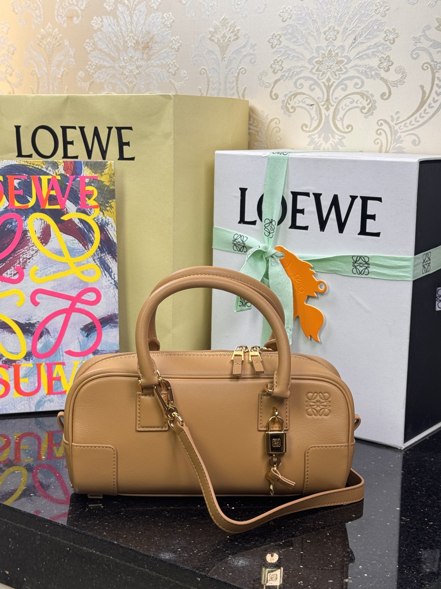 LOEWE Amazona 23 Cropped Bowling Bag - Top Quality