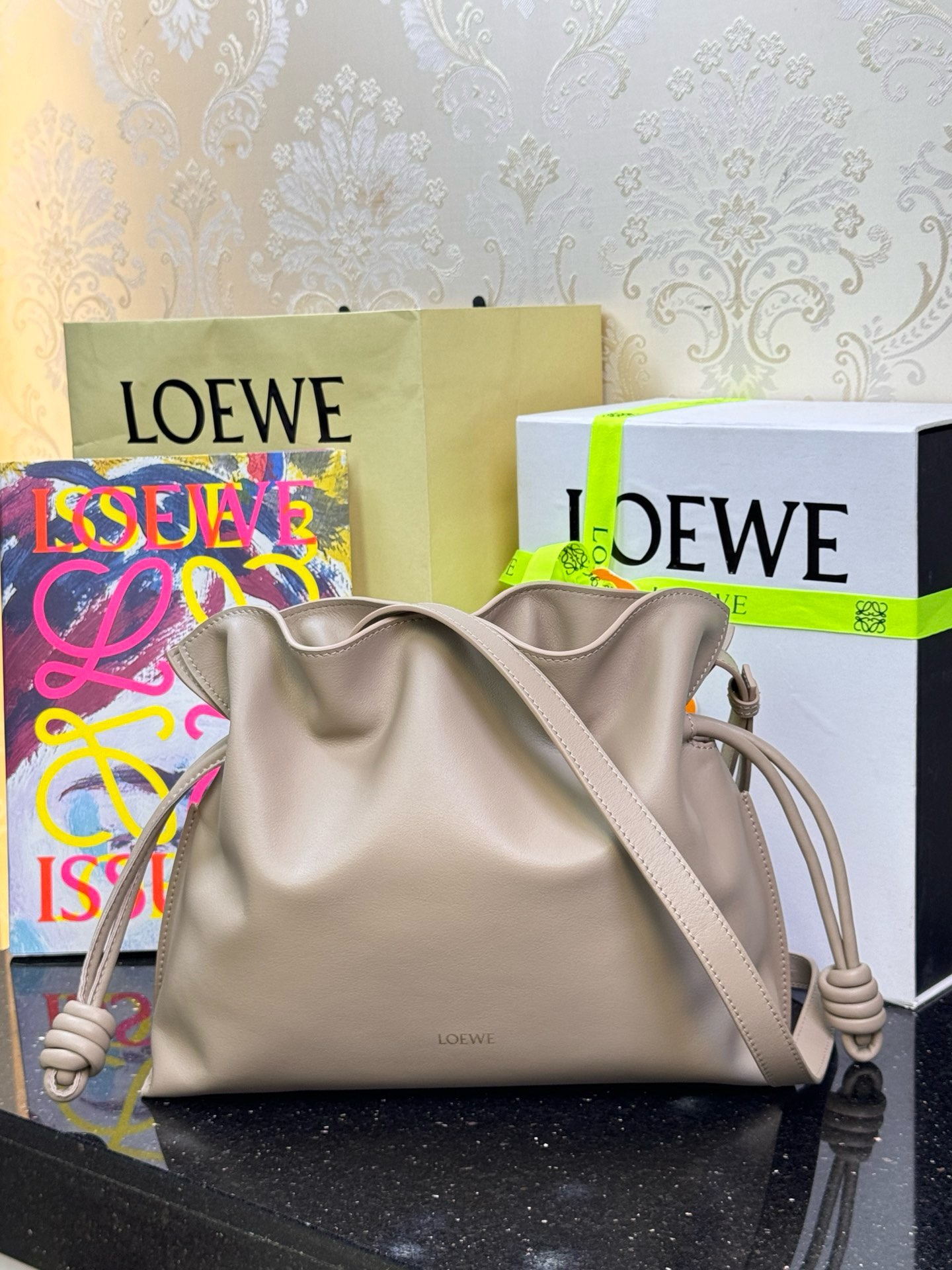 LOEWE средний мешок Flamenco 30 — премиальное качество