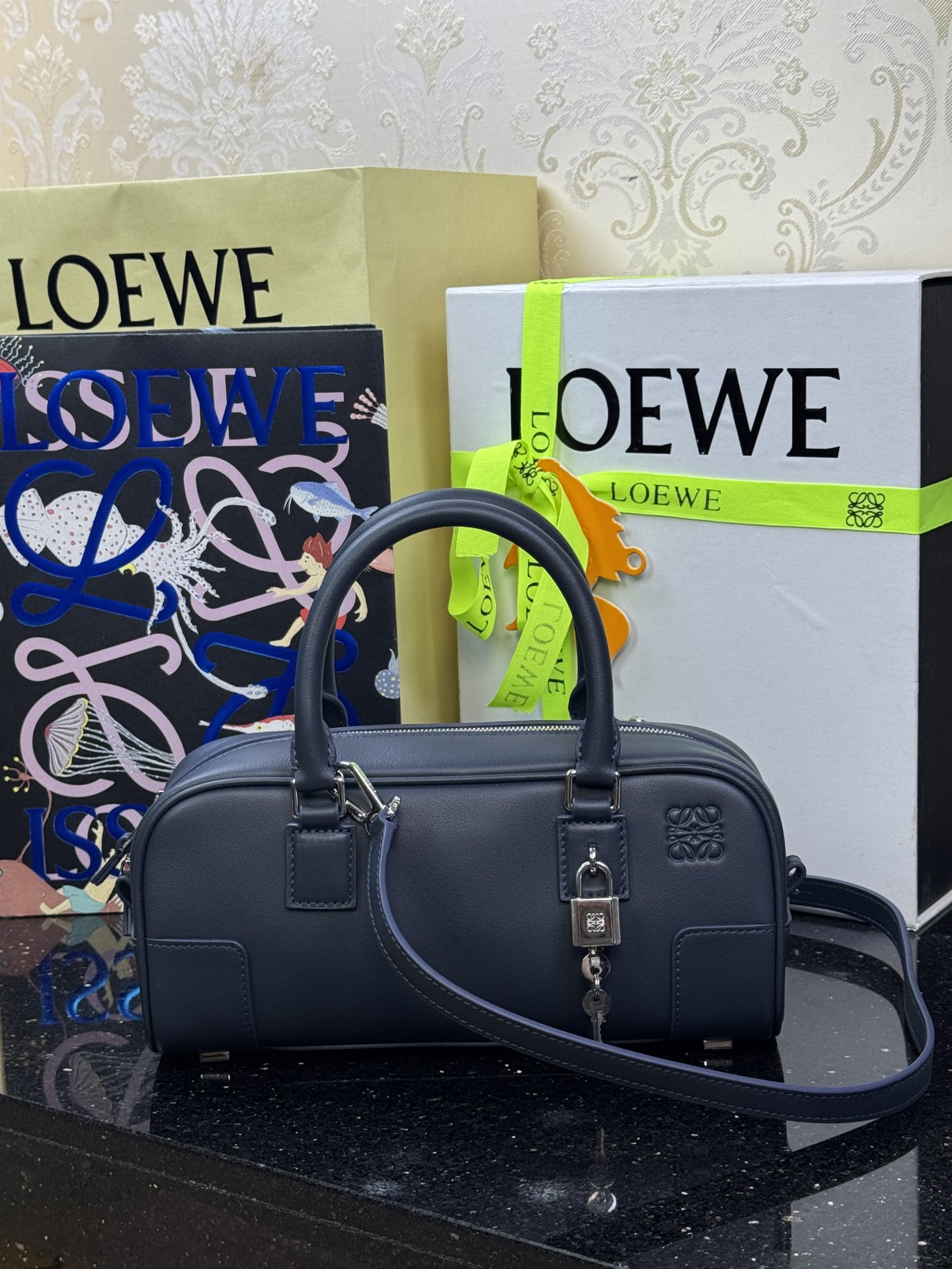 LOEWE Amazona 23 Cropped Bowling Bag - Top Quality