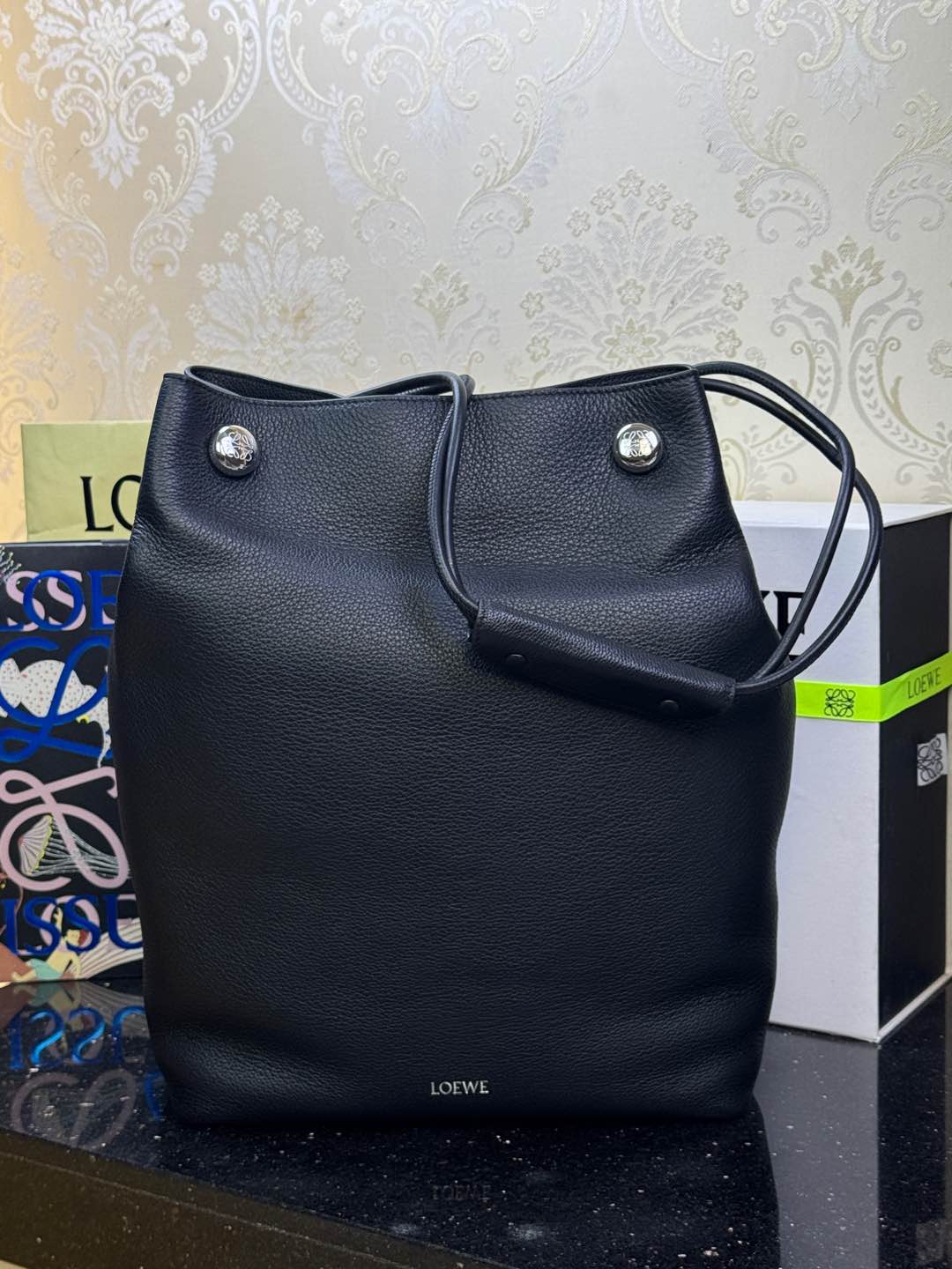 LOEWE Pebble Hobo вялікі — топ-якасць