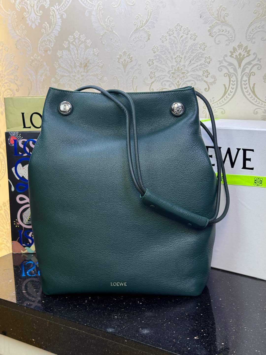 LOEWE Pebble Hobo вялікі — топ-якасць