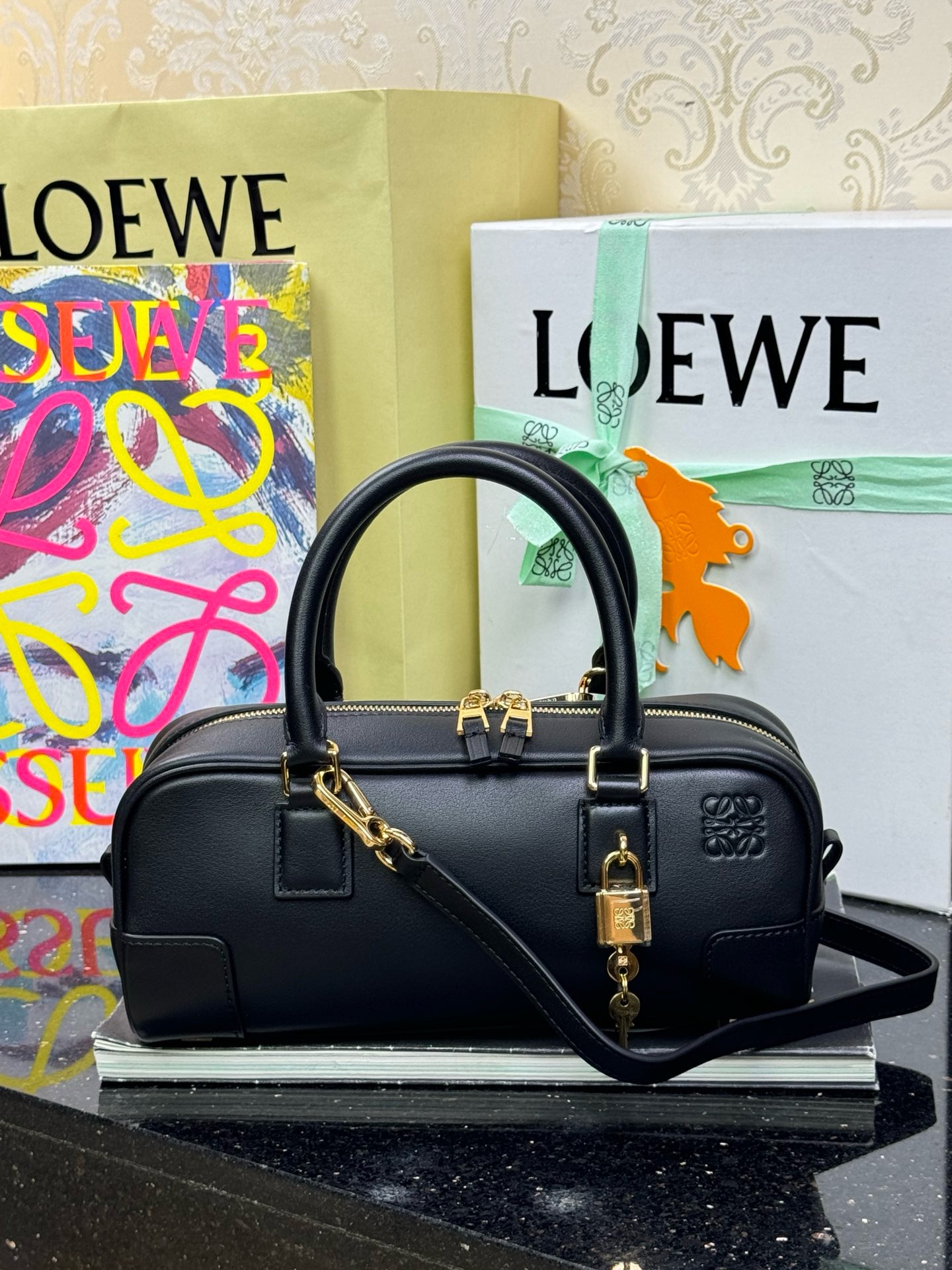 LOEWE Amazona 23 Cropped Bowling Bag - Top Quality