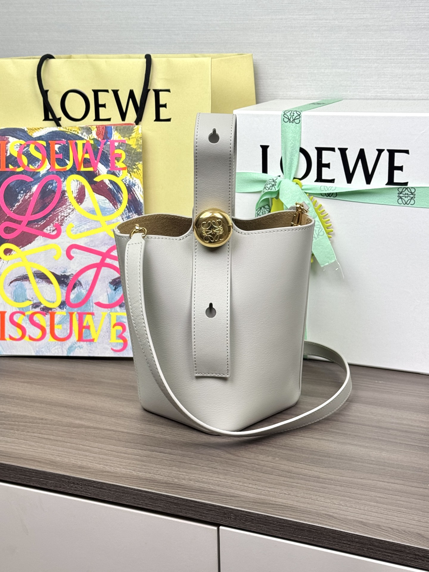 Sac Mini Pebble Bucket LOEWE - Qualité supérieure