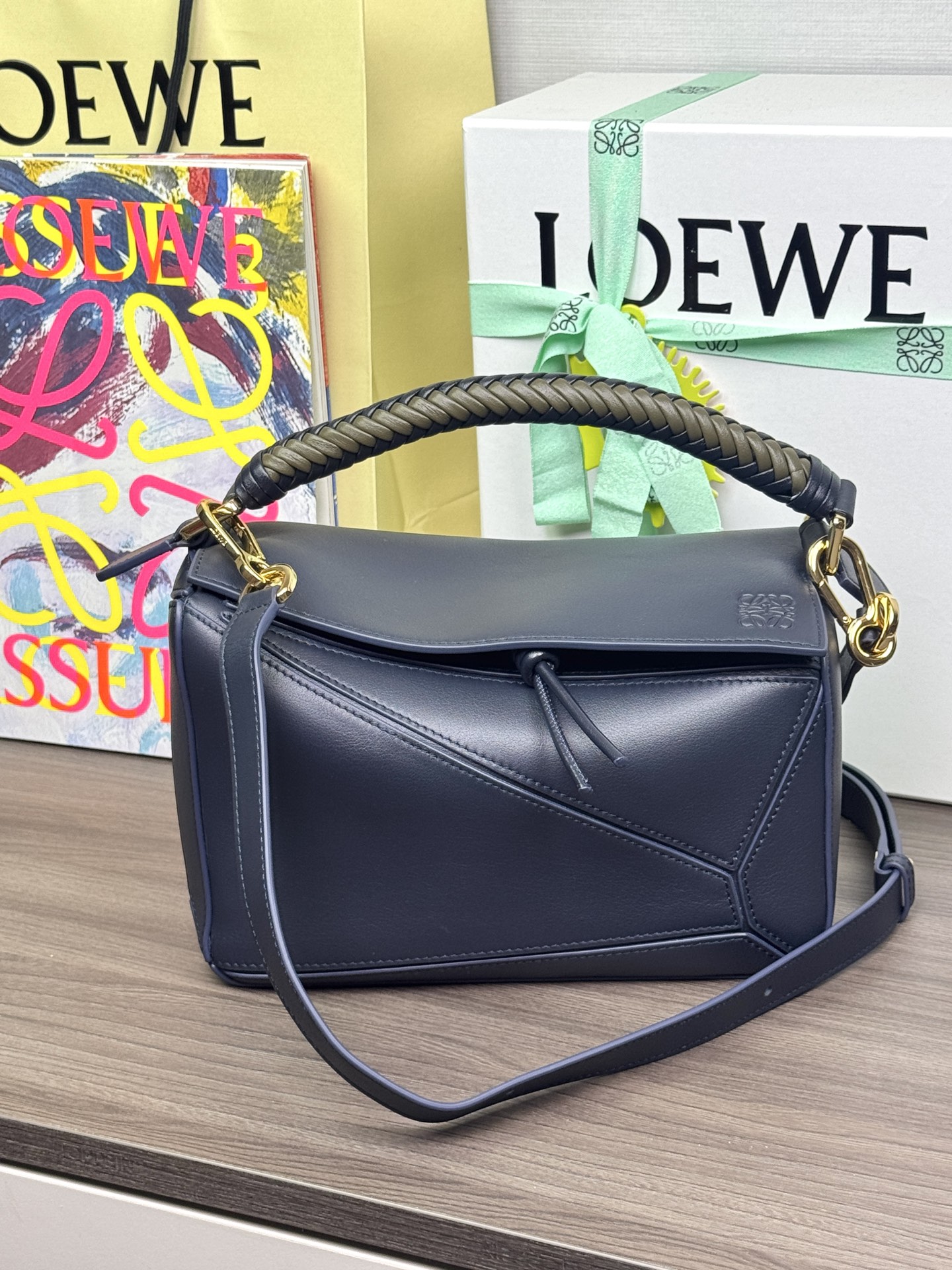 LOEWE 編み込みリストPuzzle 𝟐𝟒-トップ品質