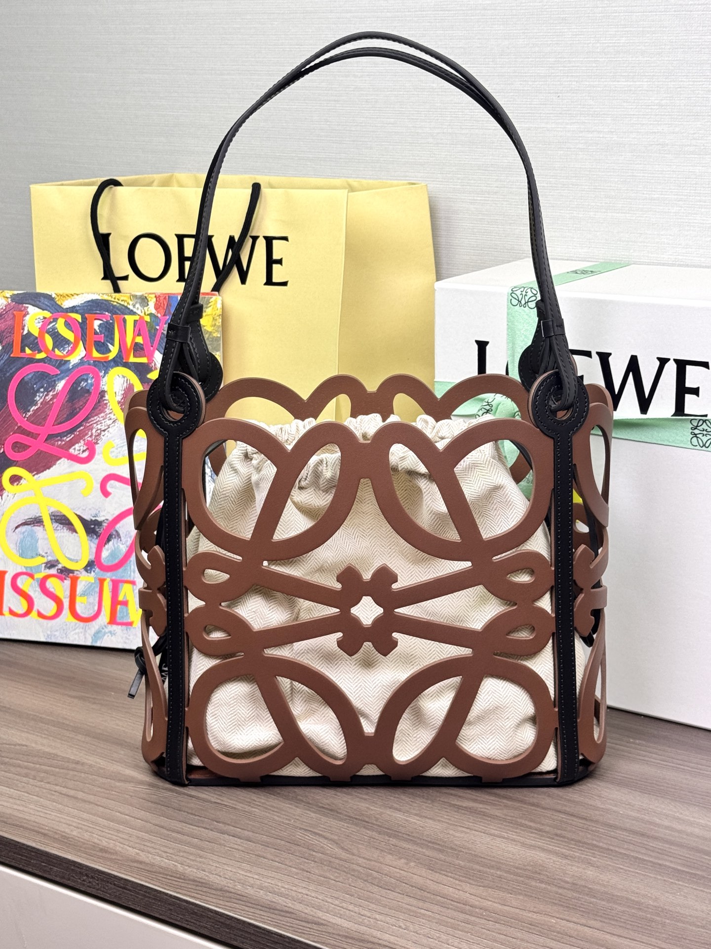 LOEWE Anagram Tote鏤空包-頂級品質
