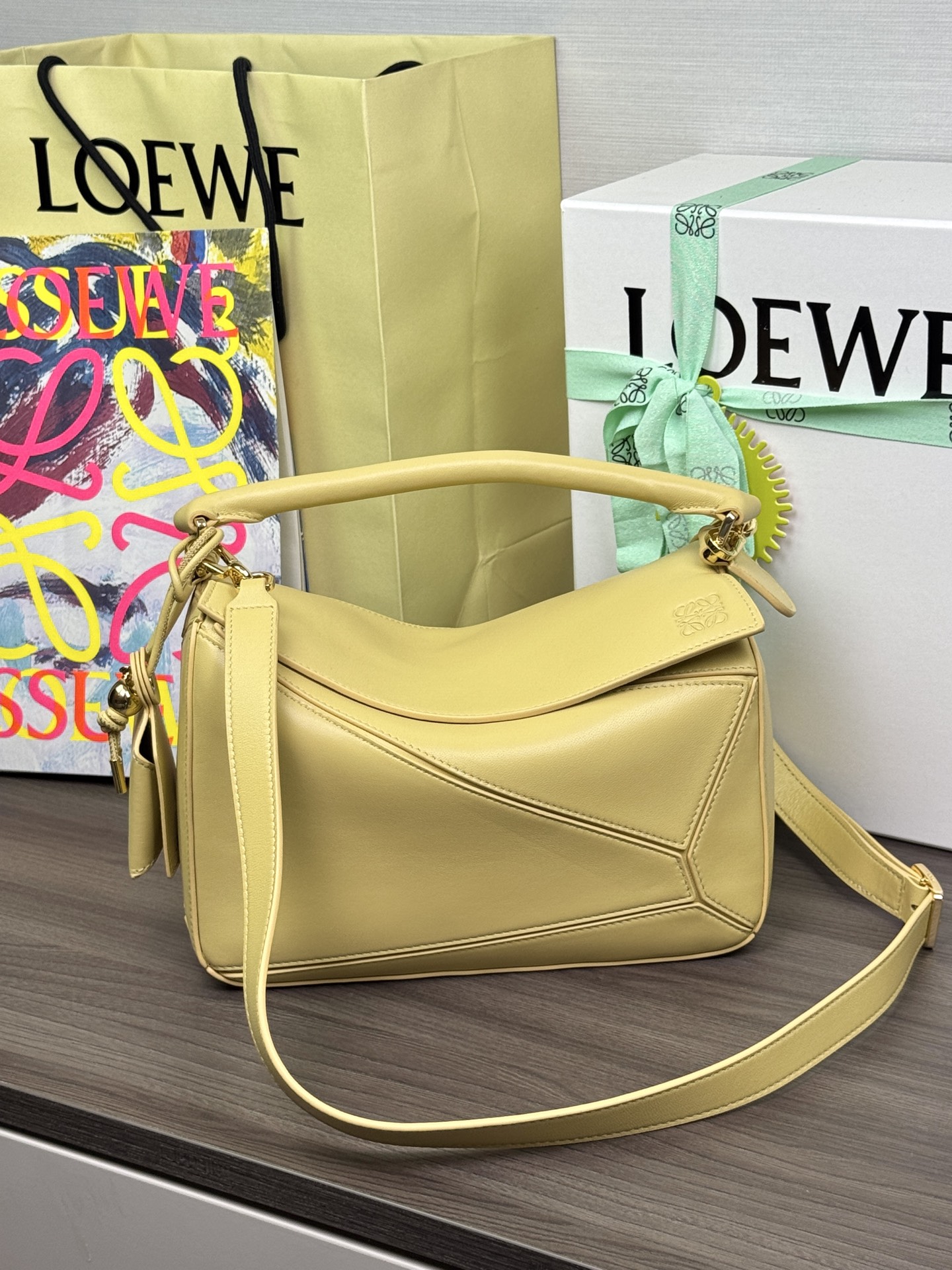 LOEWE Petit sac Puzzle Featherlight en nappa 𝟮𝟰 - qualité supérieure