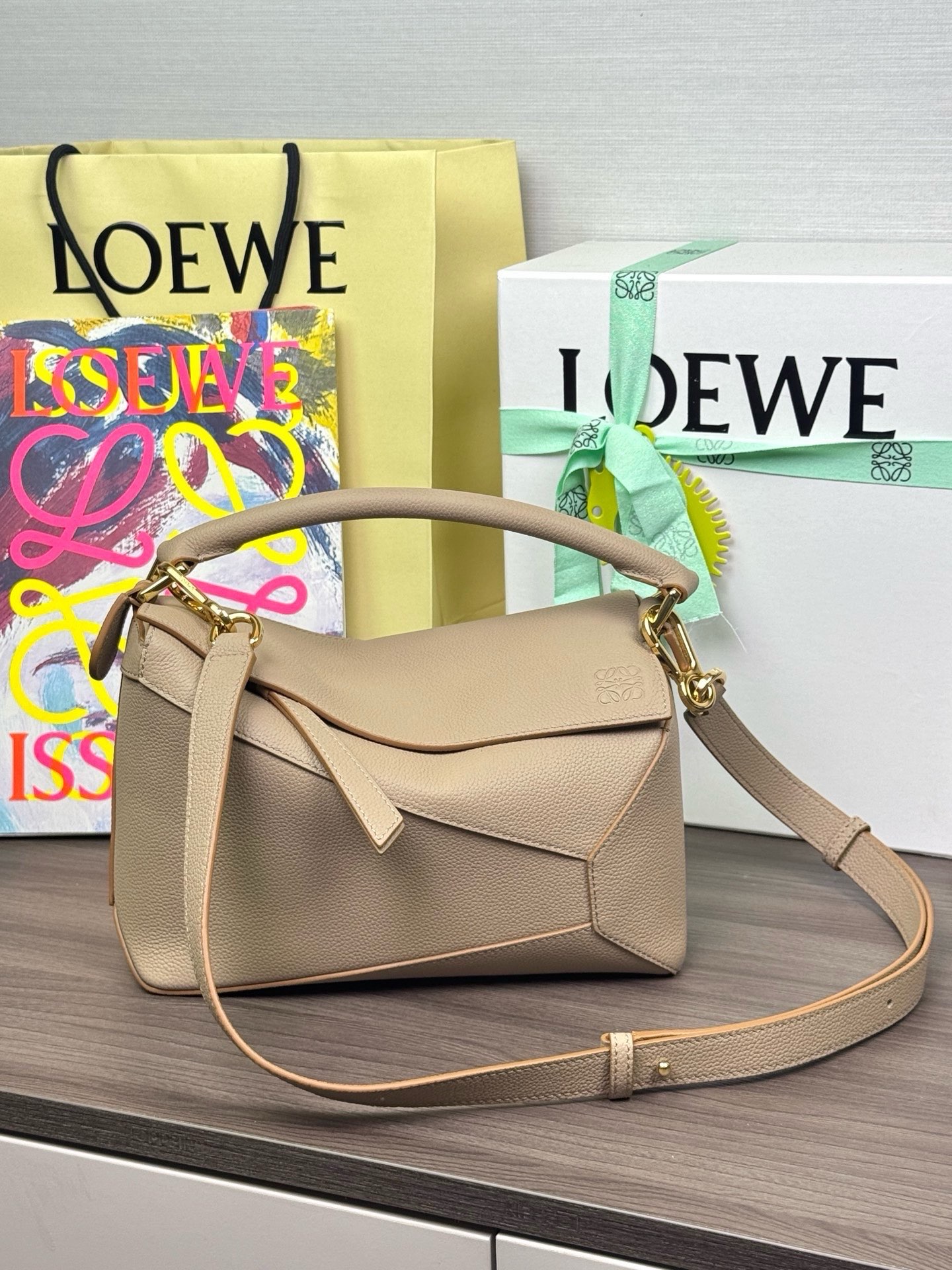 LOEWE новы малы Puzzle Edge 𝟐𝟒-вышэйшая якасць