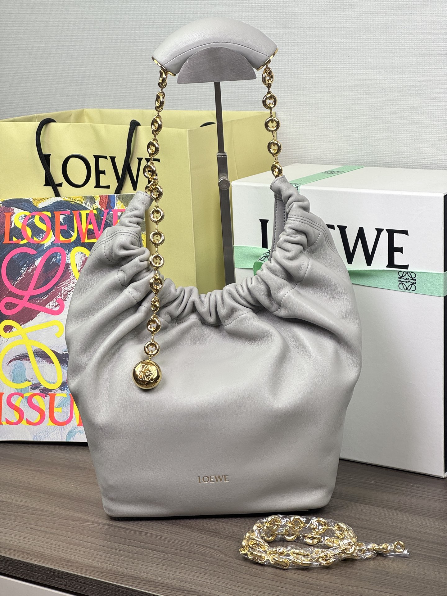 LOEWE 小號Squeeze納帕羊皮手袋-頂級品質