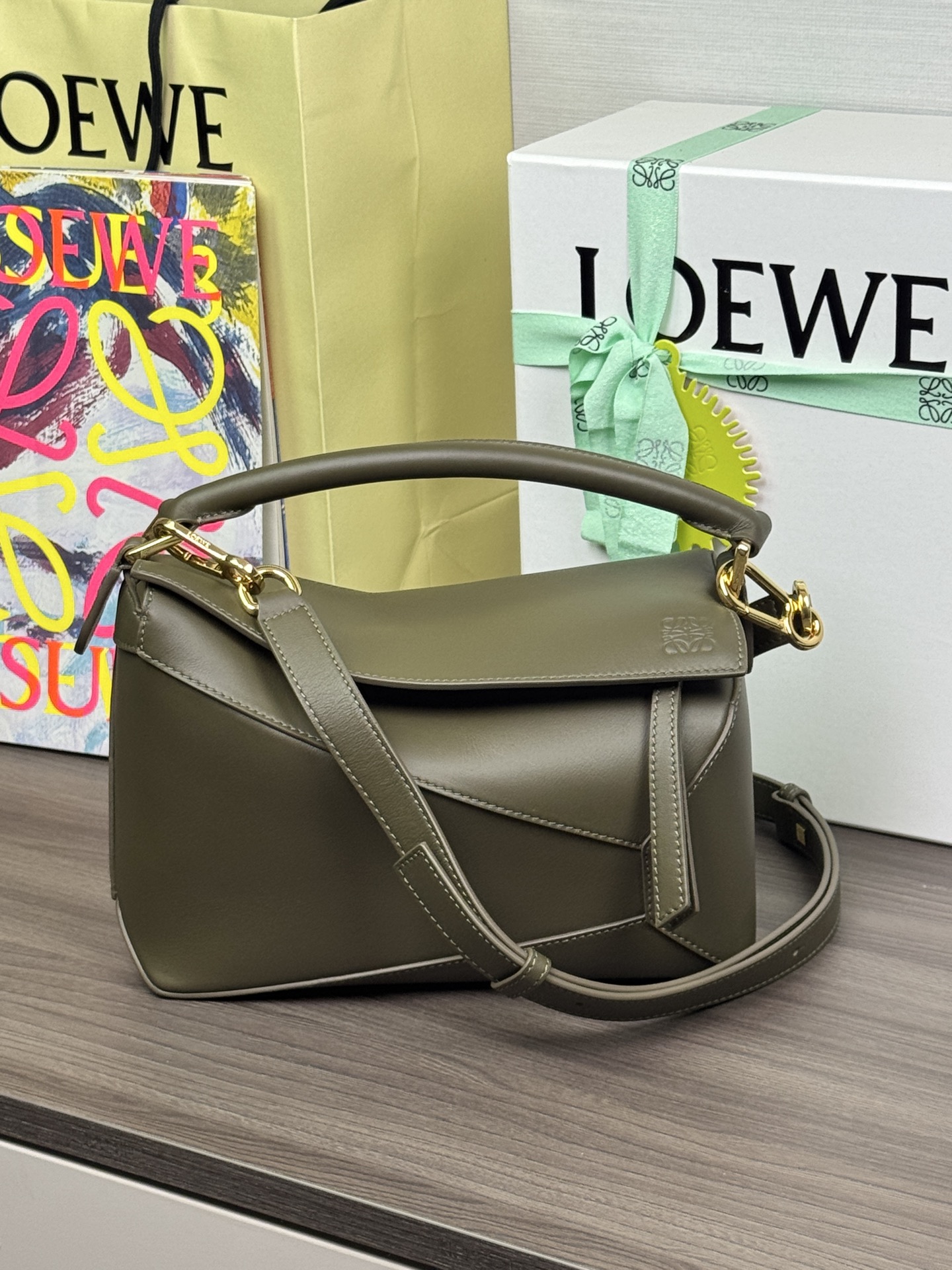 LOEWE New Small Puzzle Edge 𝟐𝟒 - Top Quality